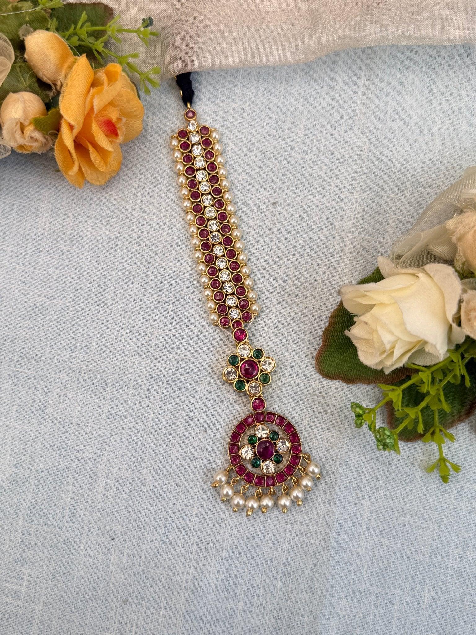 Luxurious Temple Maang Tikka 016 - Mahilas