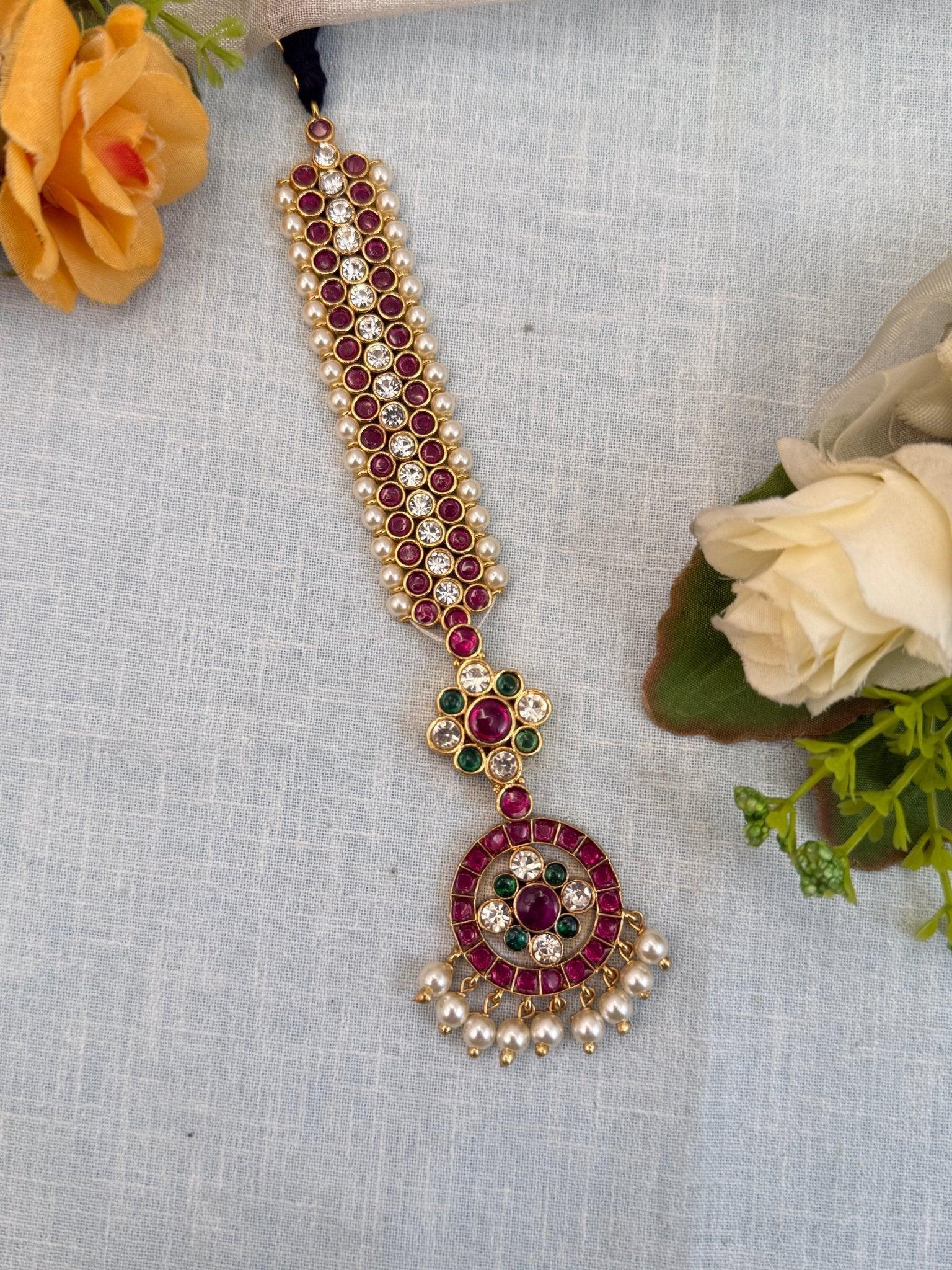 Luxurious Temple Maang Tikka 016 - Mahilas