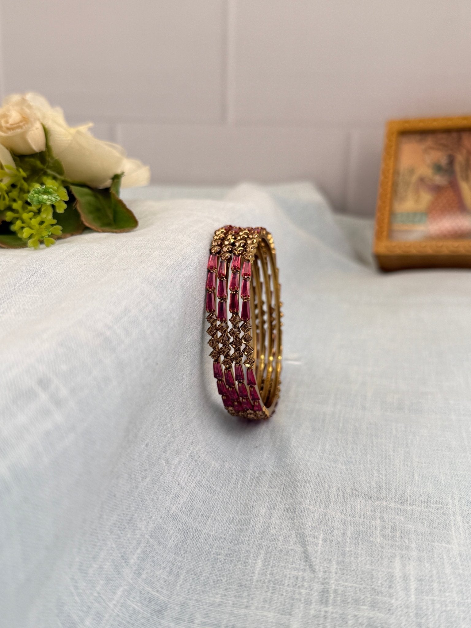 Luxurious Victorian Antique Stone Bangles 7005 - 10 Colors - Mahilas