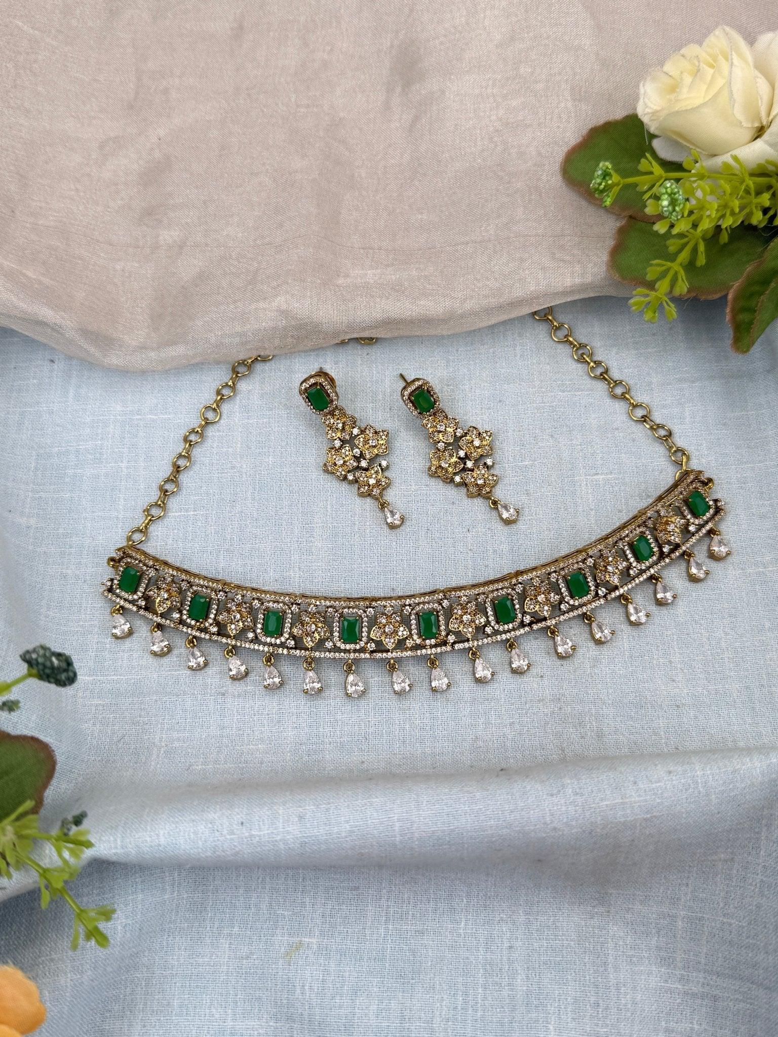 Luxurious Victorian Choker Necklace Set 556 - Mahilas