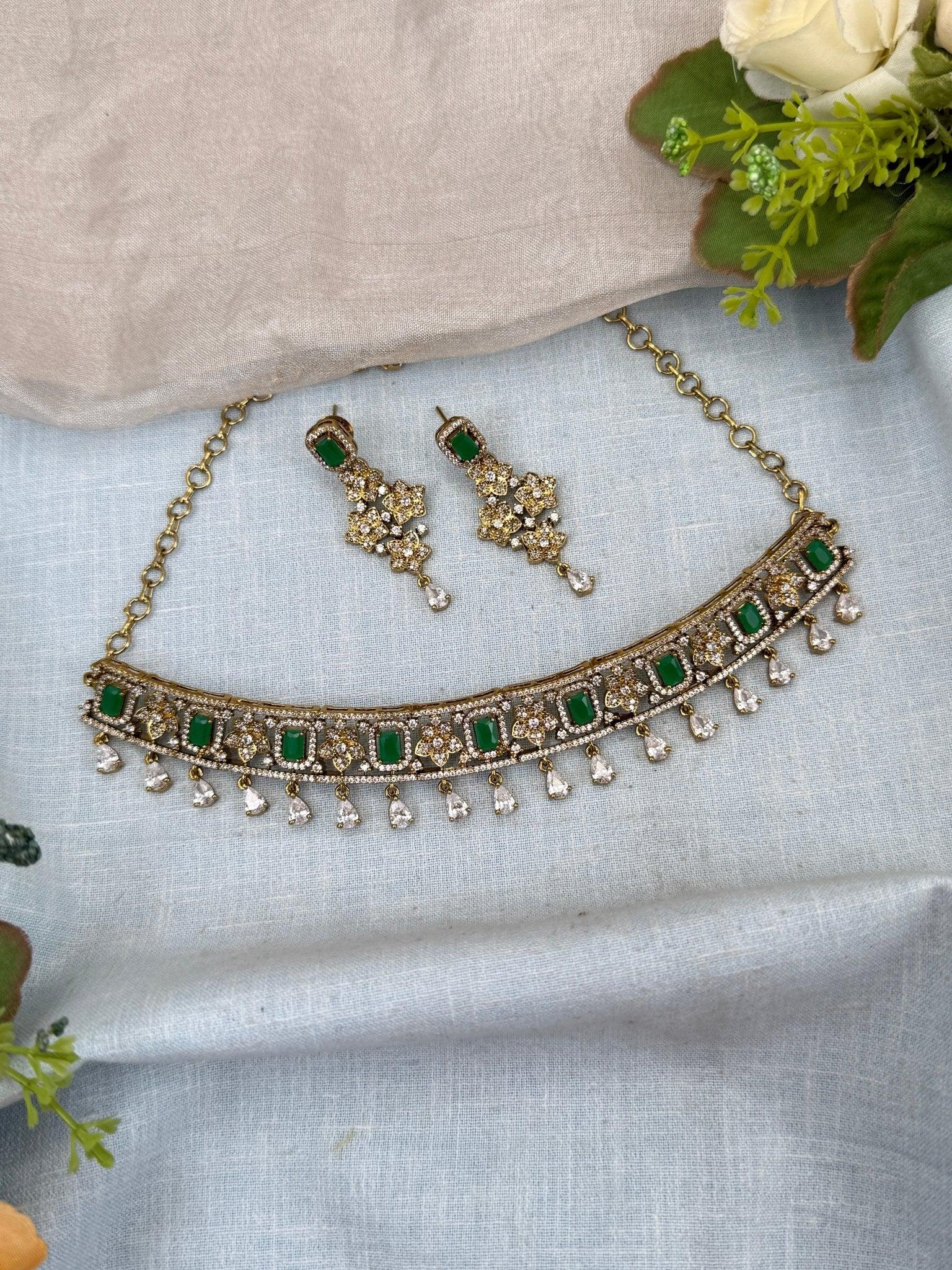 Luxurious Victorian Choker Necklace Set 556 - Mahilas