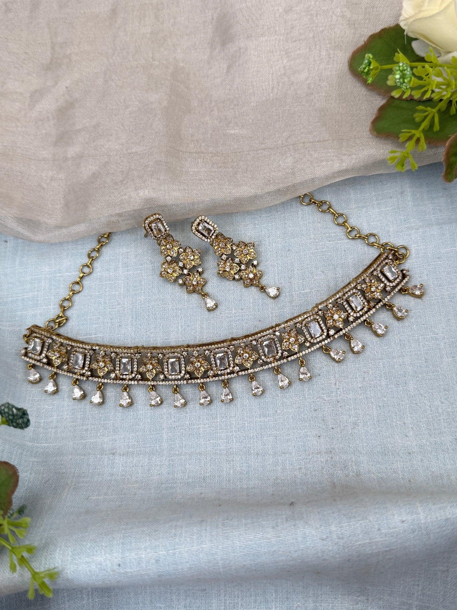Luxurious Victorian Choker Necklace Set 557 - Mahilas