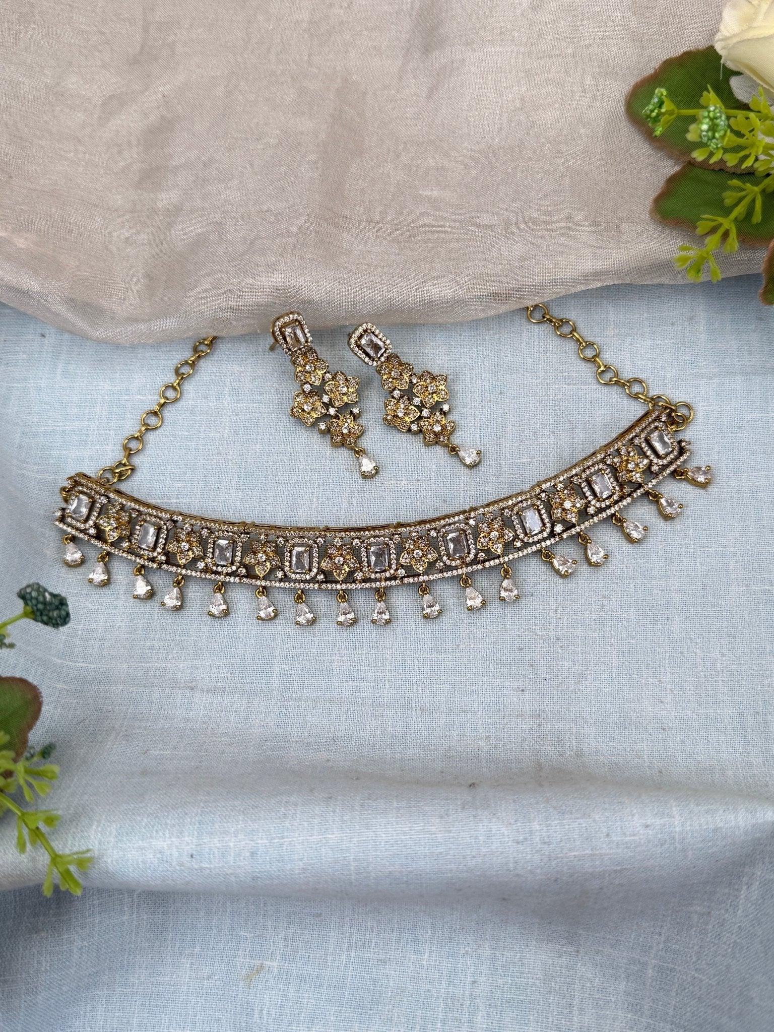 Luxurious Victorian Choker Necklace Set 557 - Mahilas