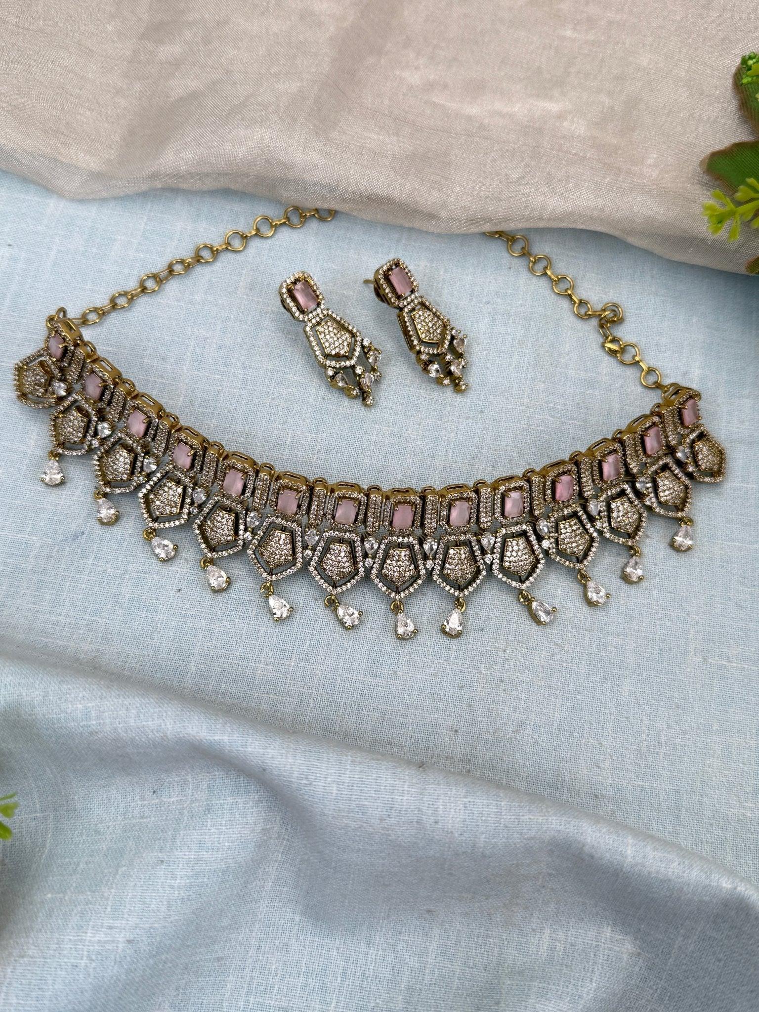 Luxurious Victorian Choker Necklace Set 562 - Mahilas