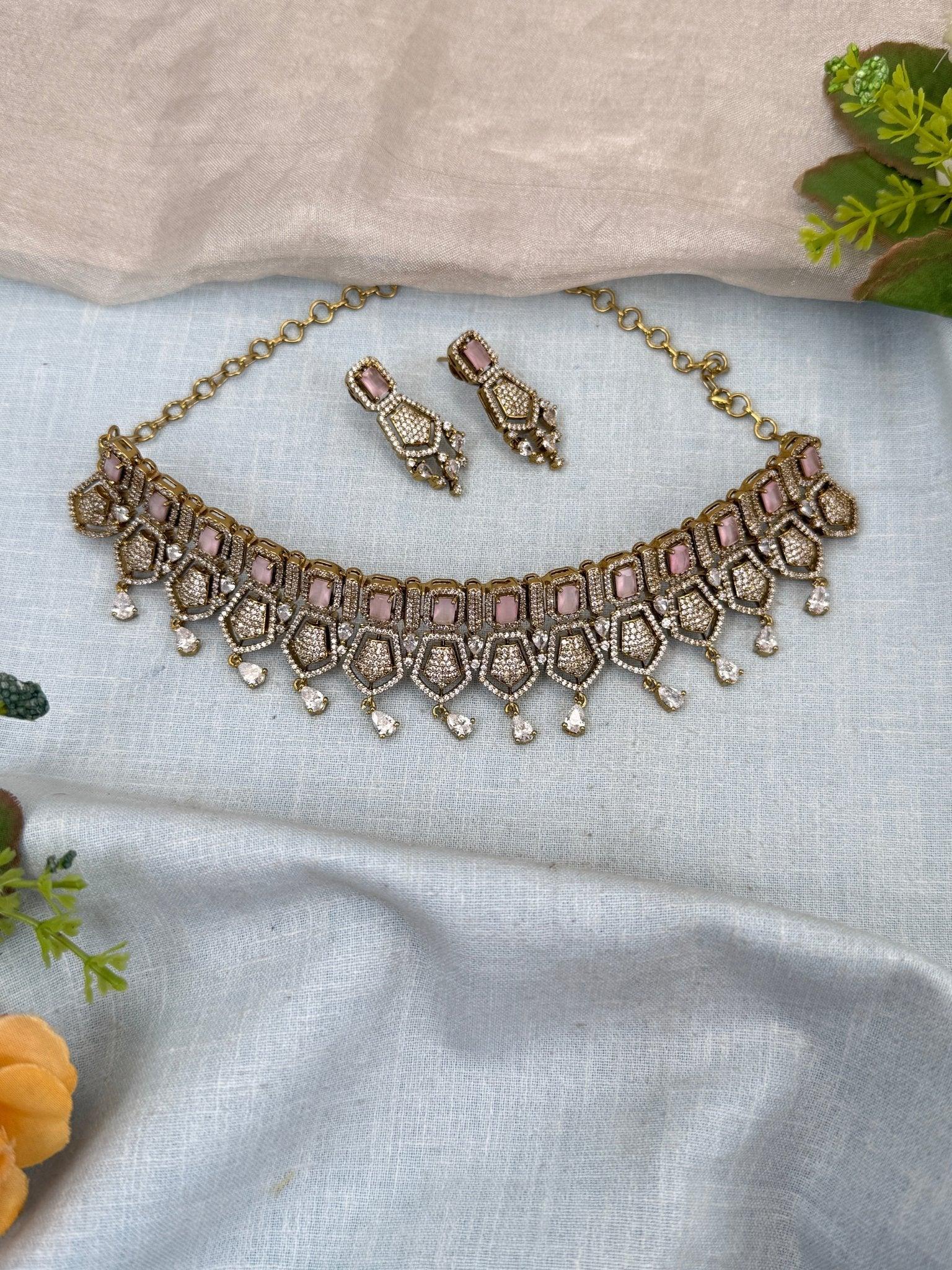 Luxurious Victorian Choker Necklace Set 562 - Mahilas