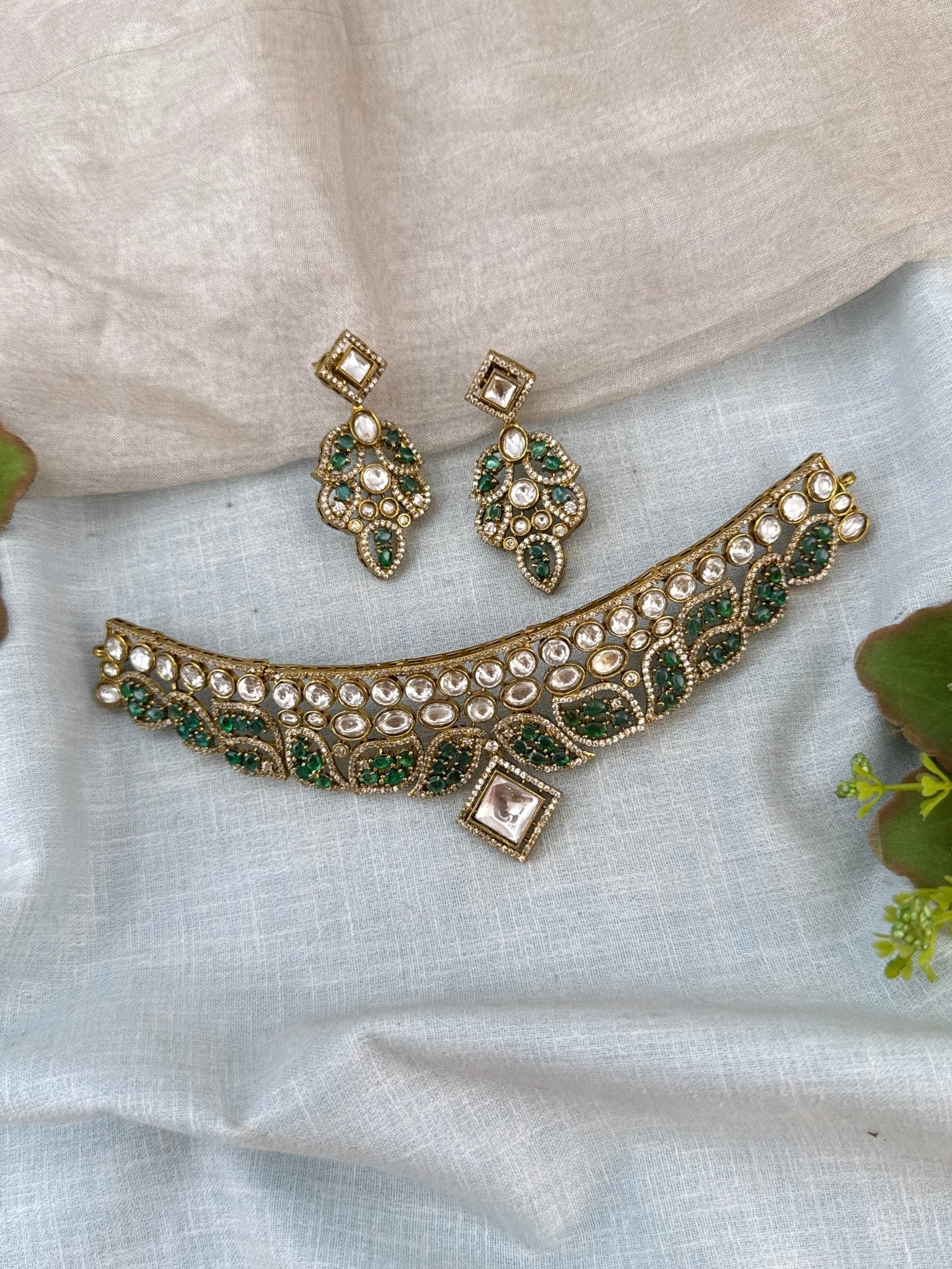 Luxurious Victorian Kundan Choker Necklace Set 755 - Mahilas