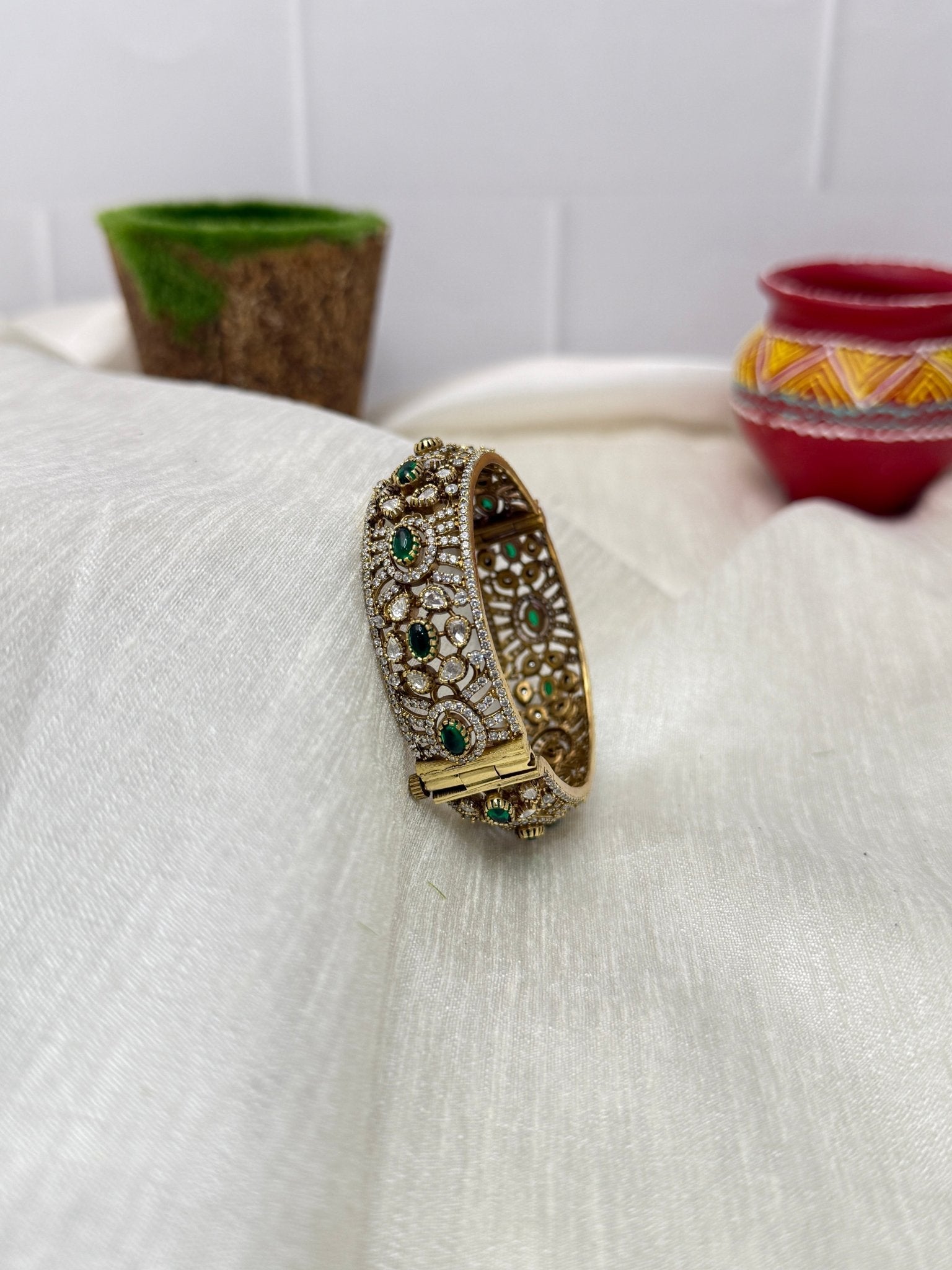 Luxurious Victorian Kundan Kada Bangle 1082 - Mahilas