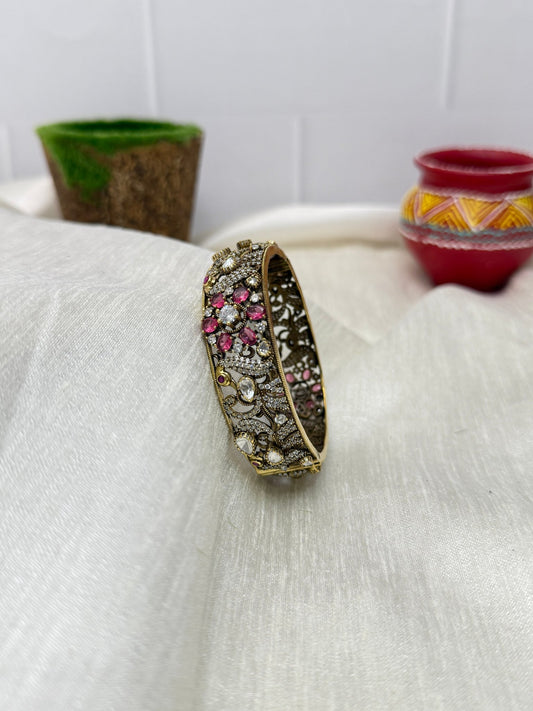 Luxurious Victorian Kundan Kada Bangle 1084 - Mahilas