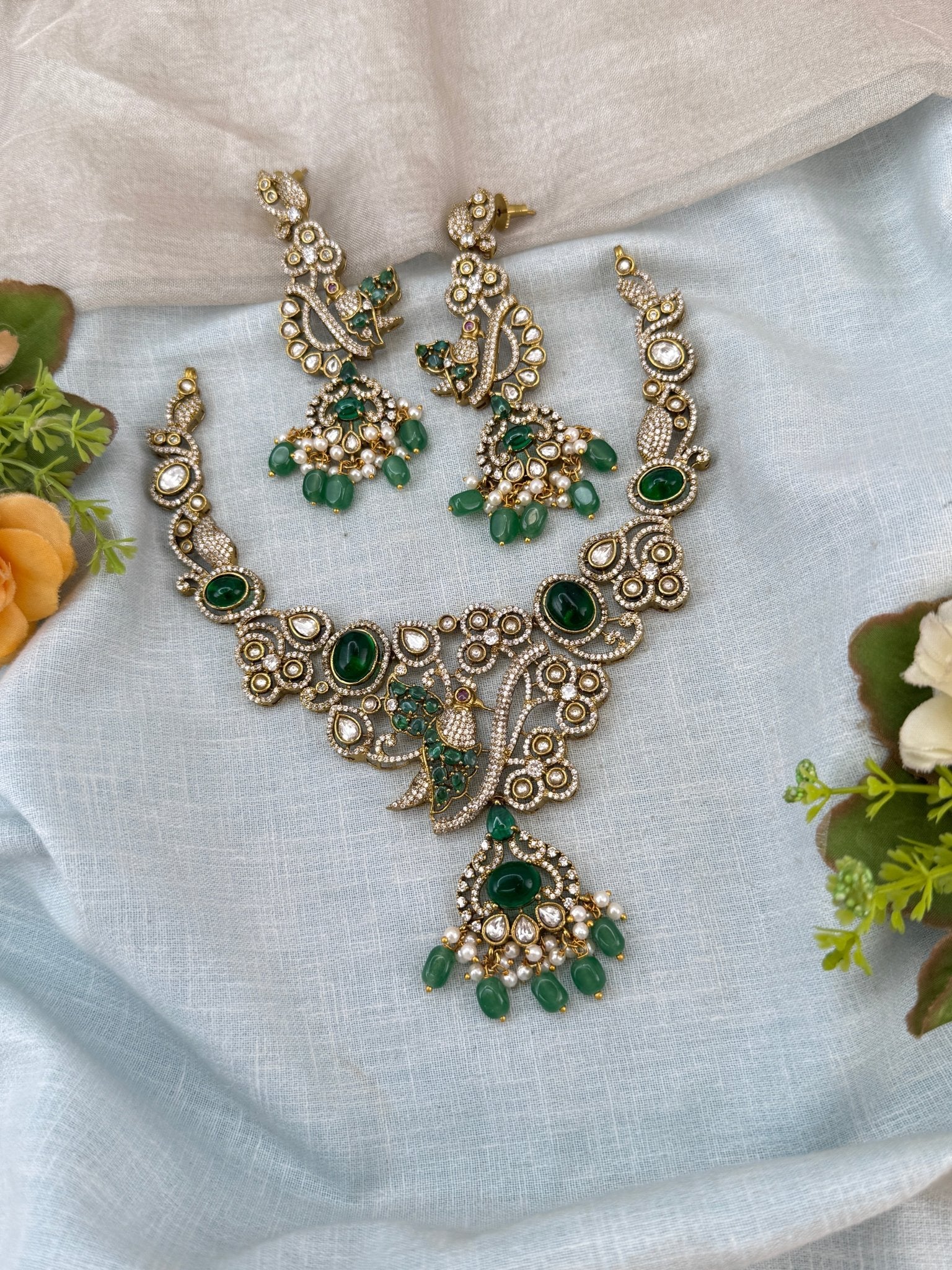Luxurious Victorian Kundan Short Necklace Set 737 - Mahilas