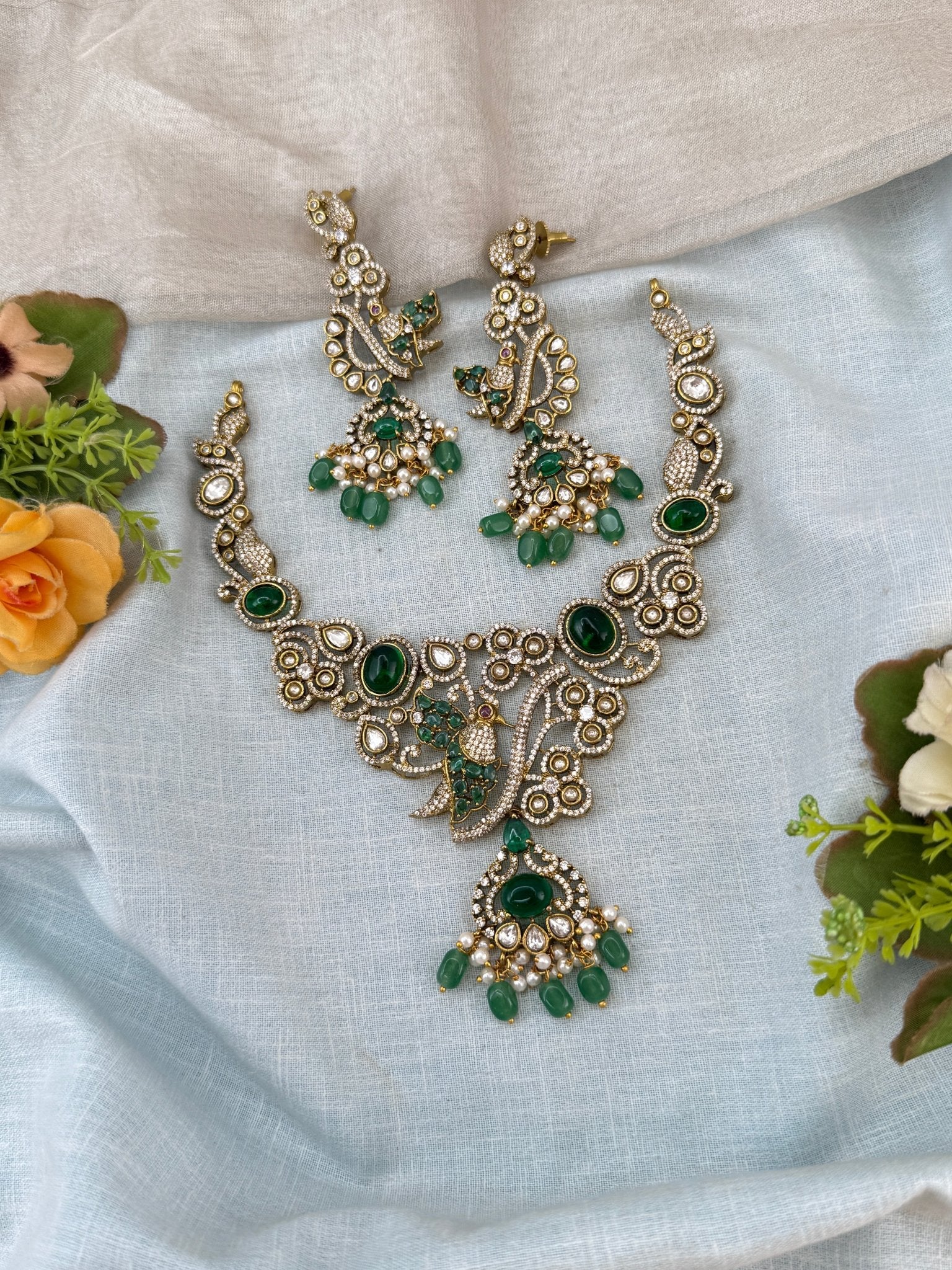 Luxurious Victorian Kundan Short Necklace Set 737 - Mahilas