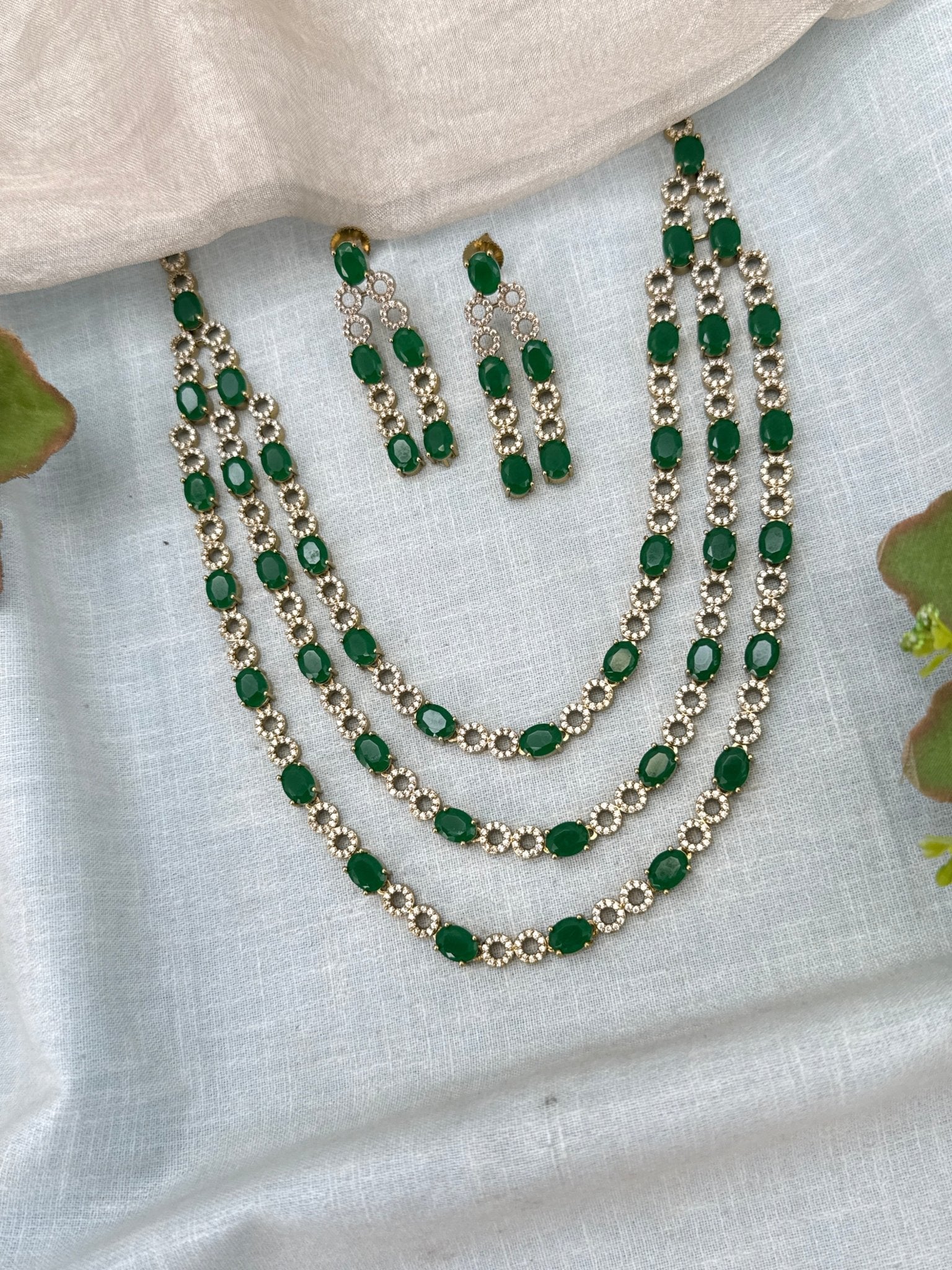 Luxurious Victorian Layer Short Necklace Set 697 - Mahilas