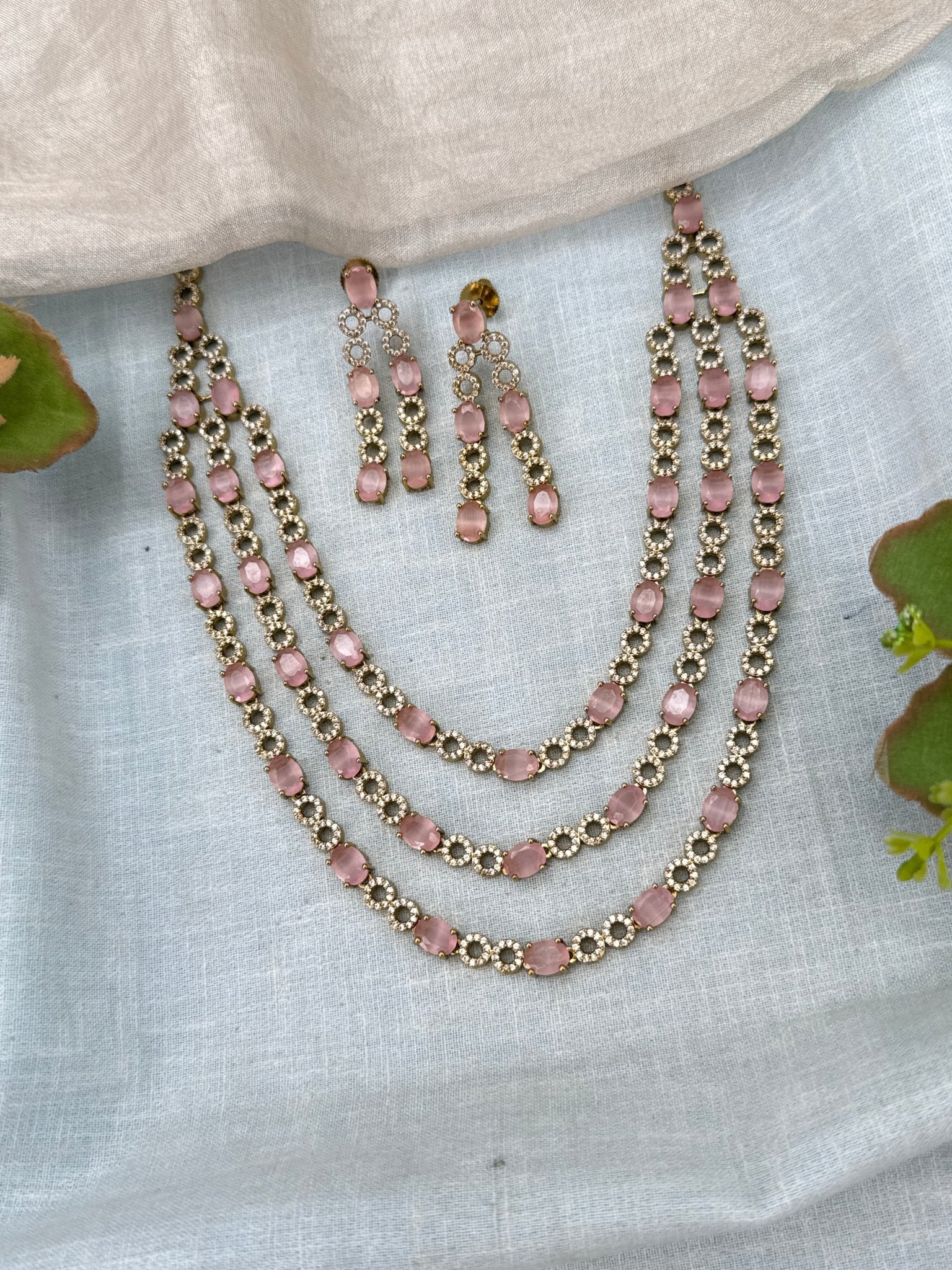 Luxurious Victorian Layer Short Necklace Set 698 - Mahilas