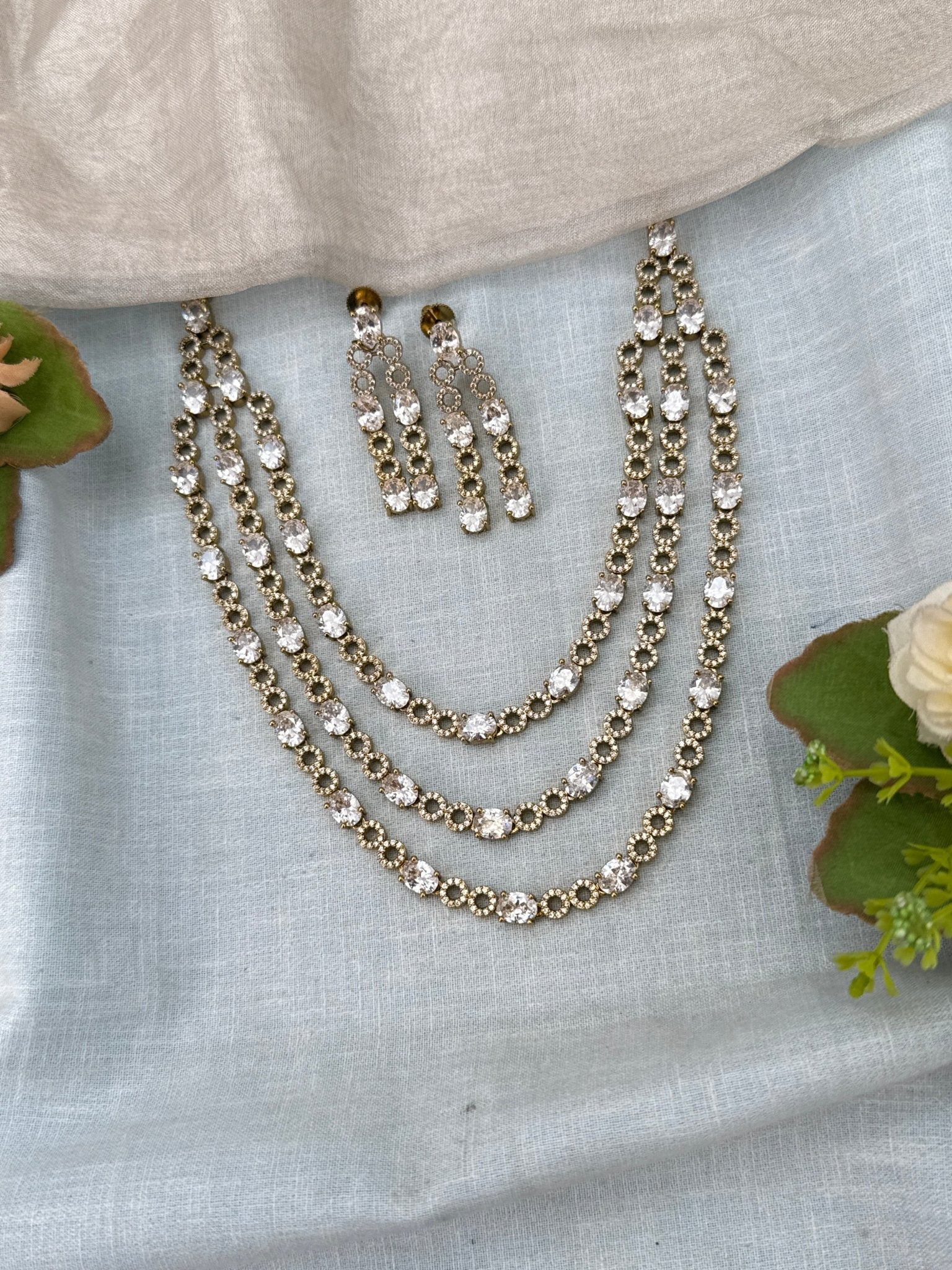 Luxurious Victorian Layer Short Necklace Set 700 - Mahilas
