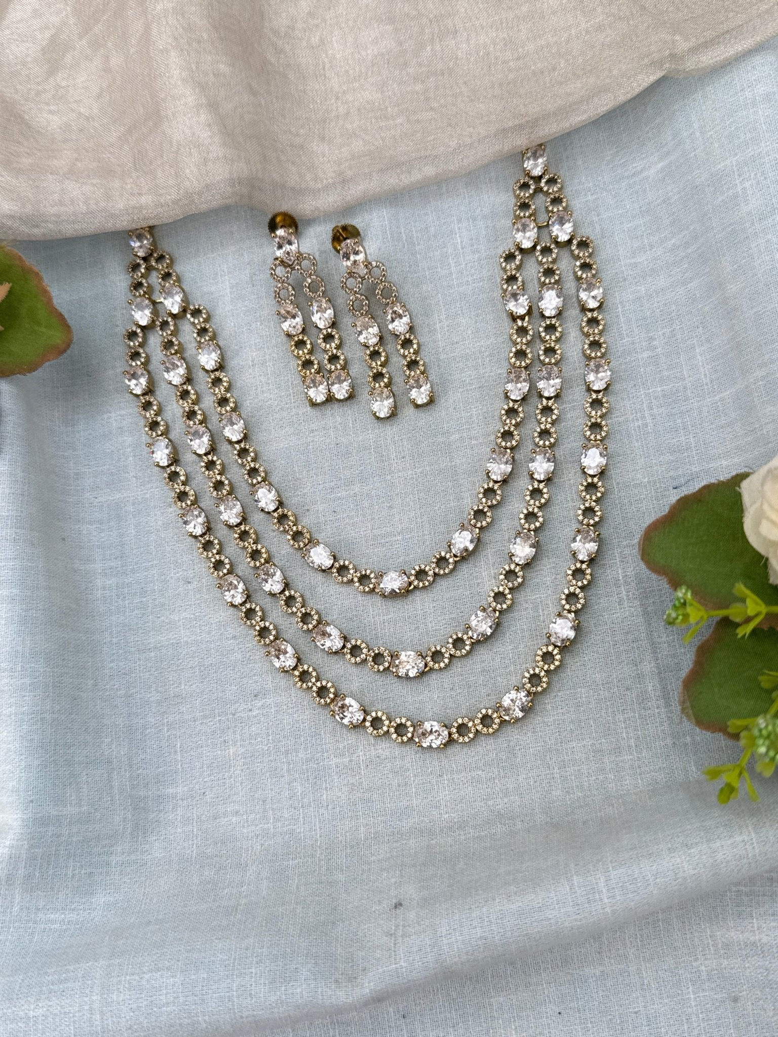 Luxurious Victorian Layer Short Necklace Set 700 - Mahilas