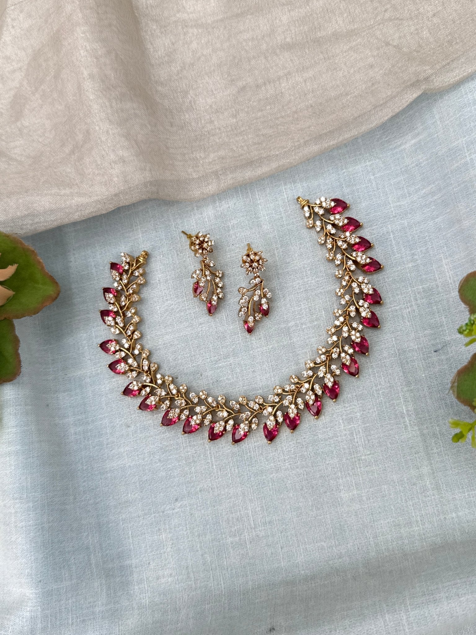 Luxurious Victorian Statement Short Necklace Set 704 - Mahilas