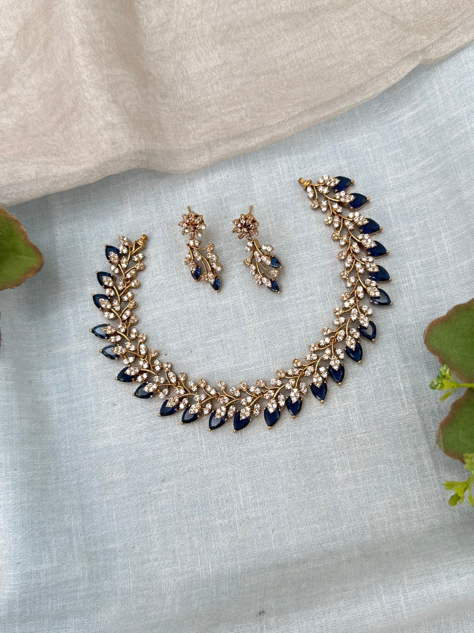 Luxurious Victorian Statement Short Necklace Set 705 - Mahilas
