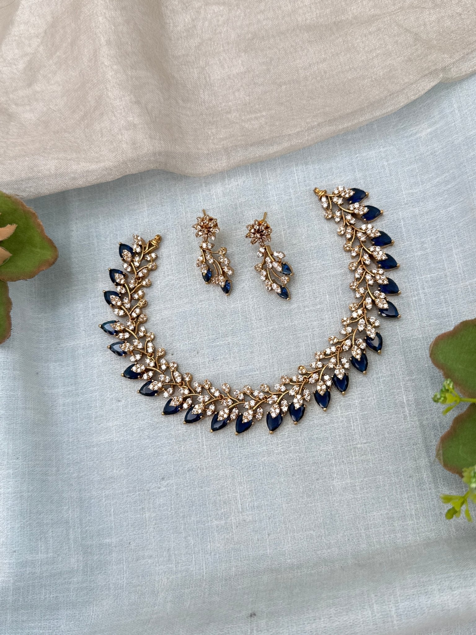 Luxurious Victorian Statement Short Necklace Set 705 - Mahilas