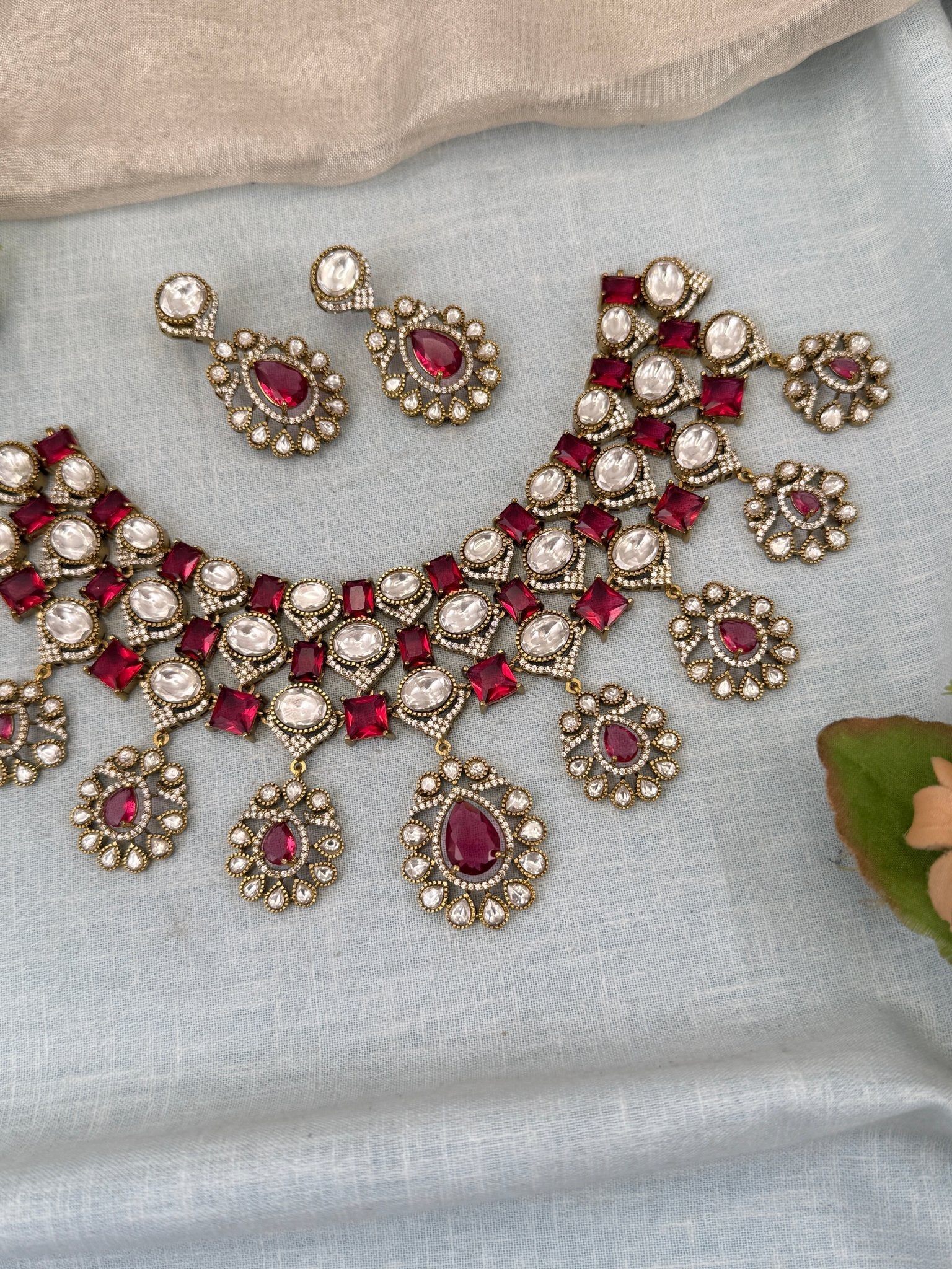 Luxurious Victorian Stone Choker Necklace Set 0585 - Mahilas