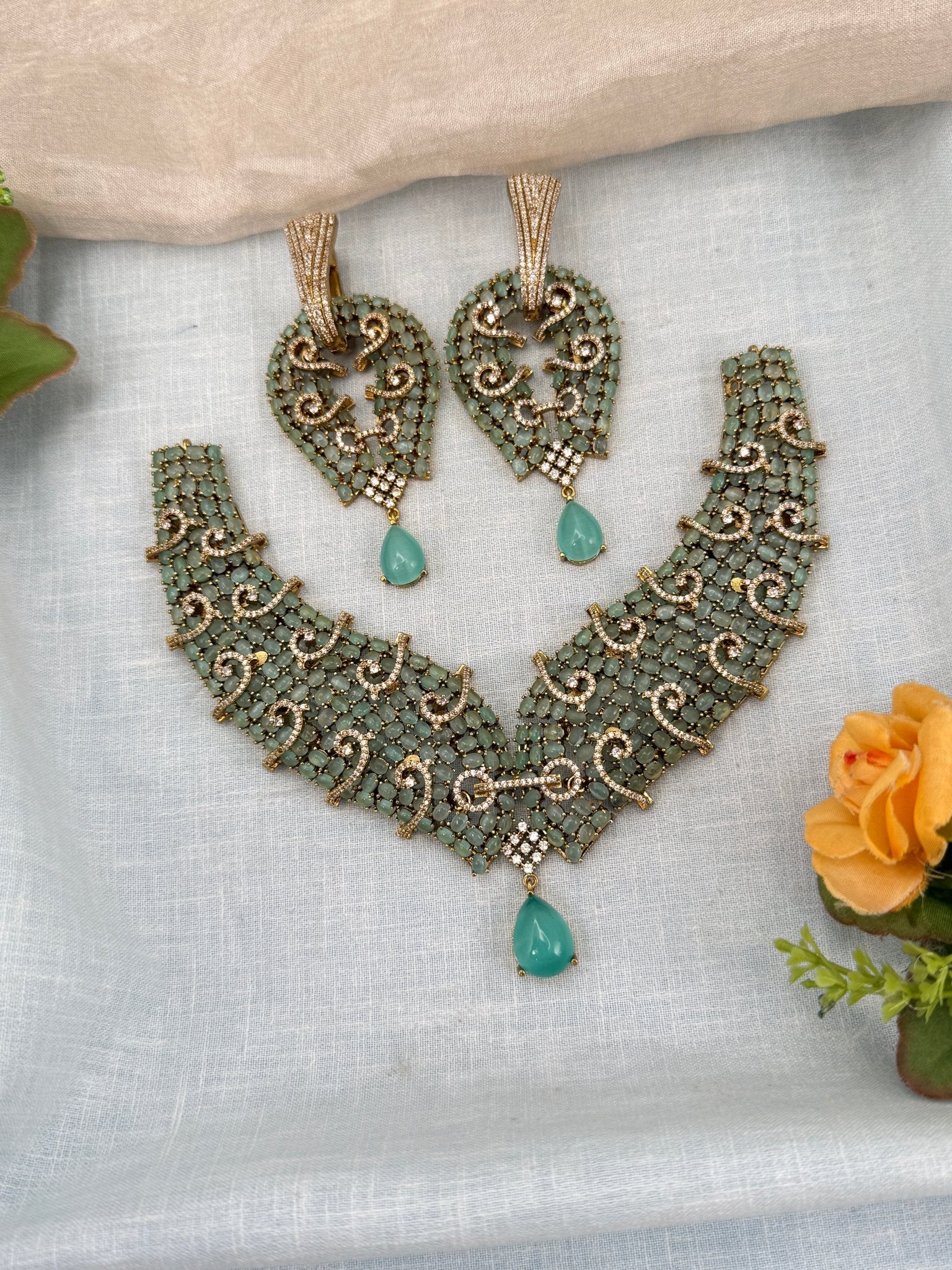 Luxurious Victorian Stone Choker Necklace Set 653 - Mahilas