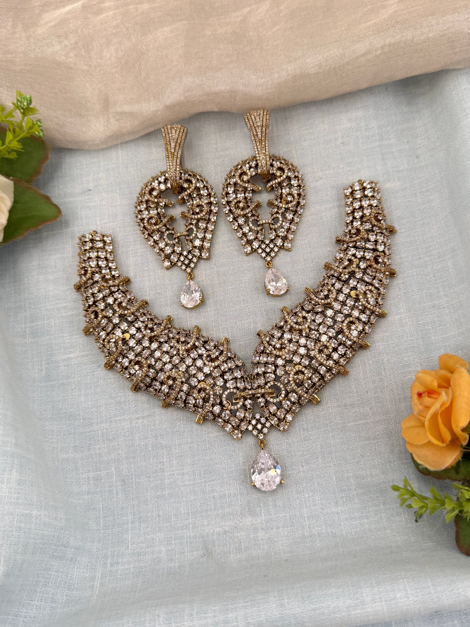 Luxurious Victorian Stone Choker Necklace Set 655 - Mahilas