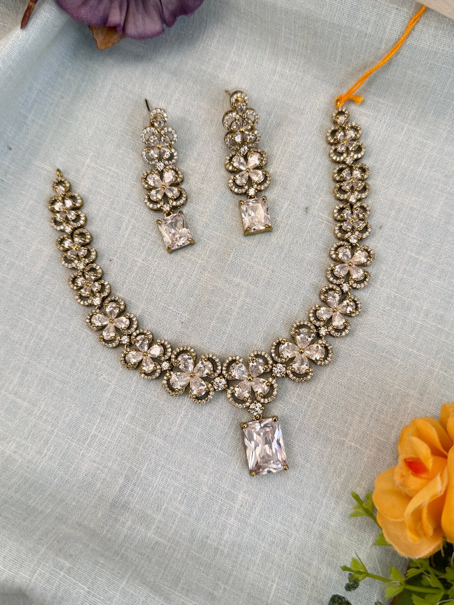 Luxurious Victorian Stone Short Necklace Set 470 - Mahilas