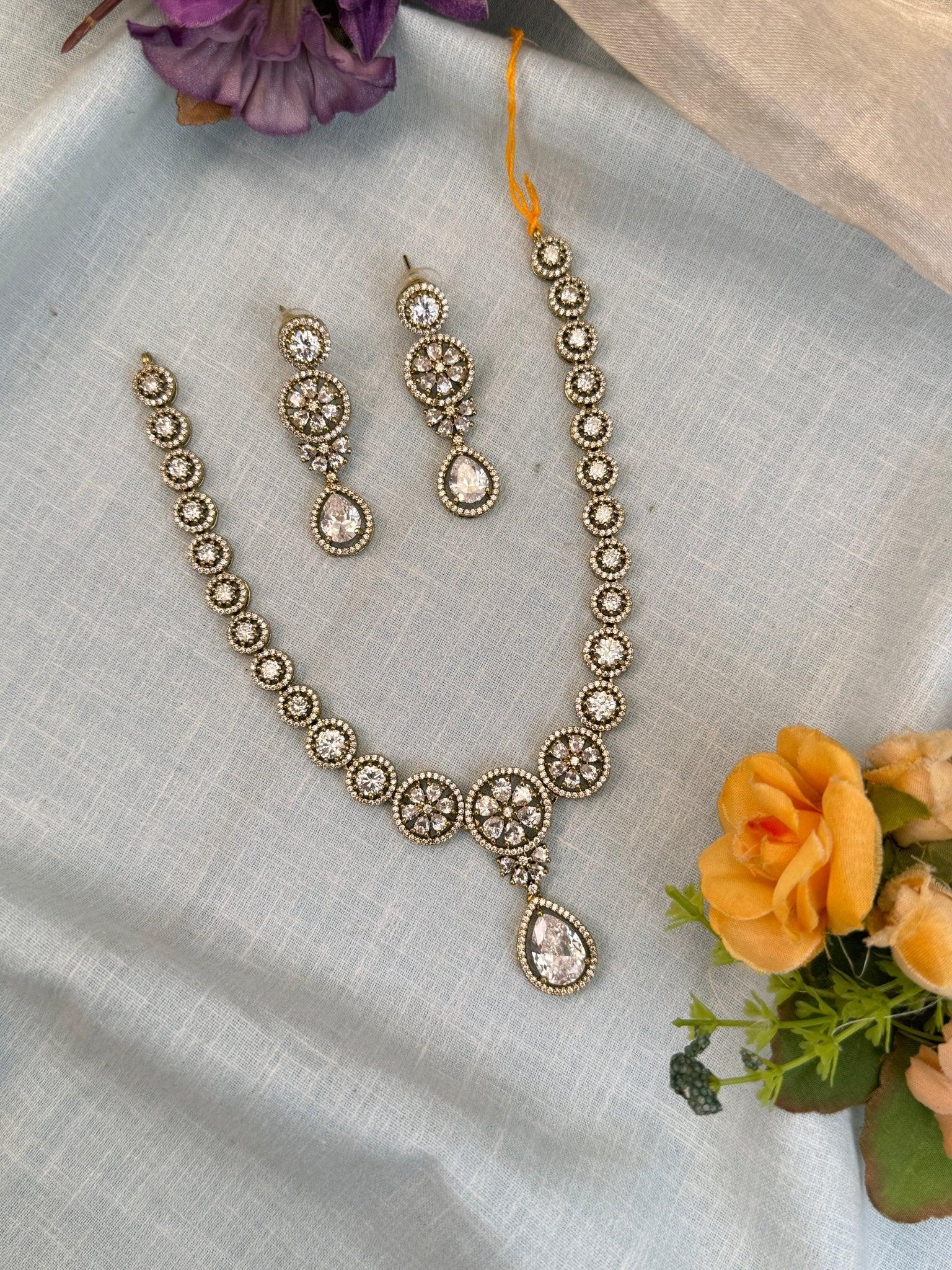 Luxurious Victorian Stone Short Necklace Set 472 - Mahilas