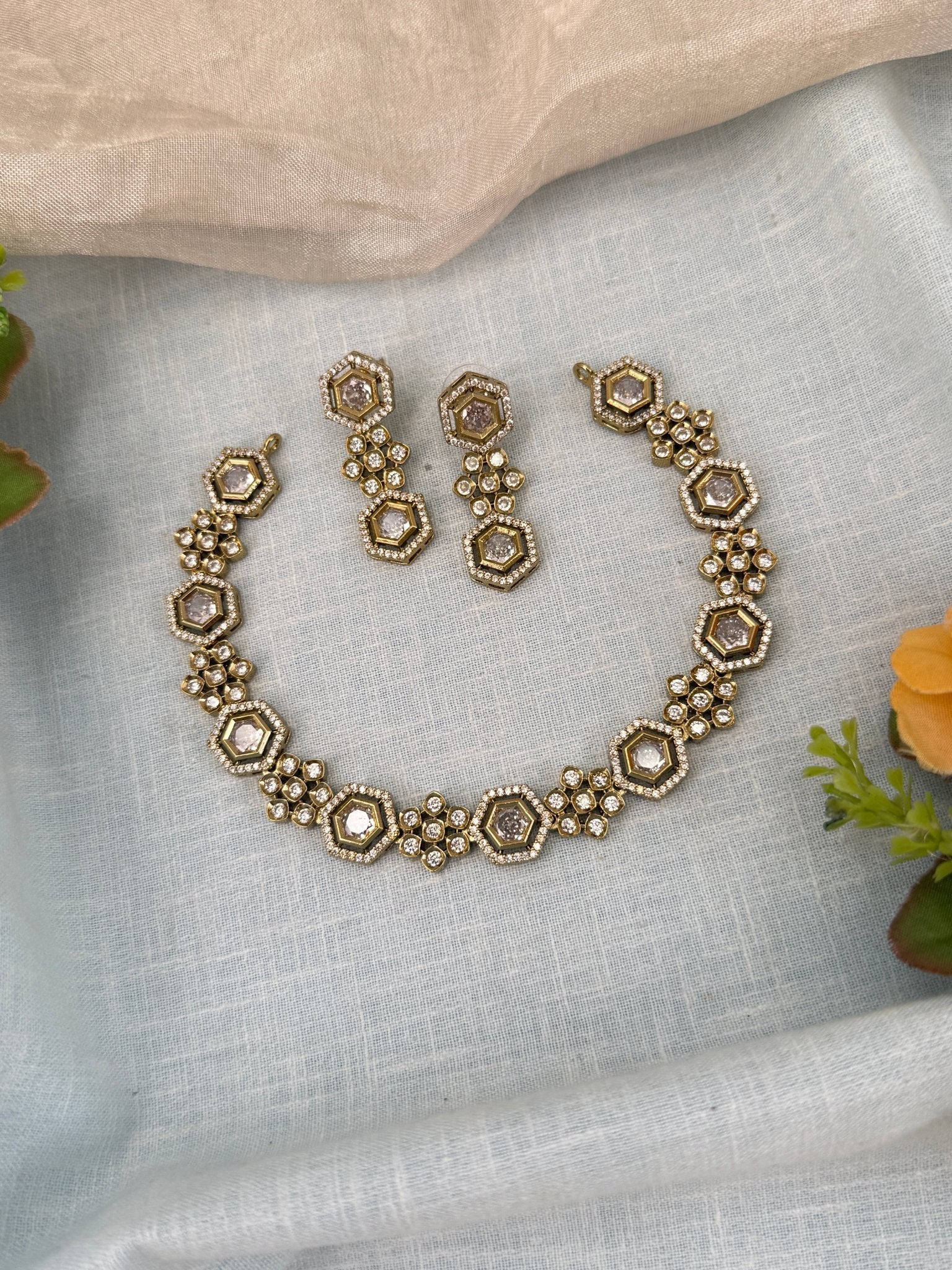 Luxurious Victorian Stone Short Necklace Set 628 - Mahilas