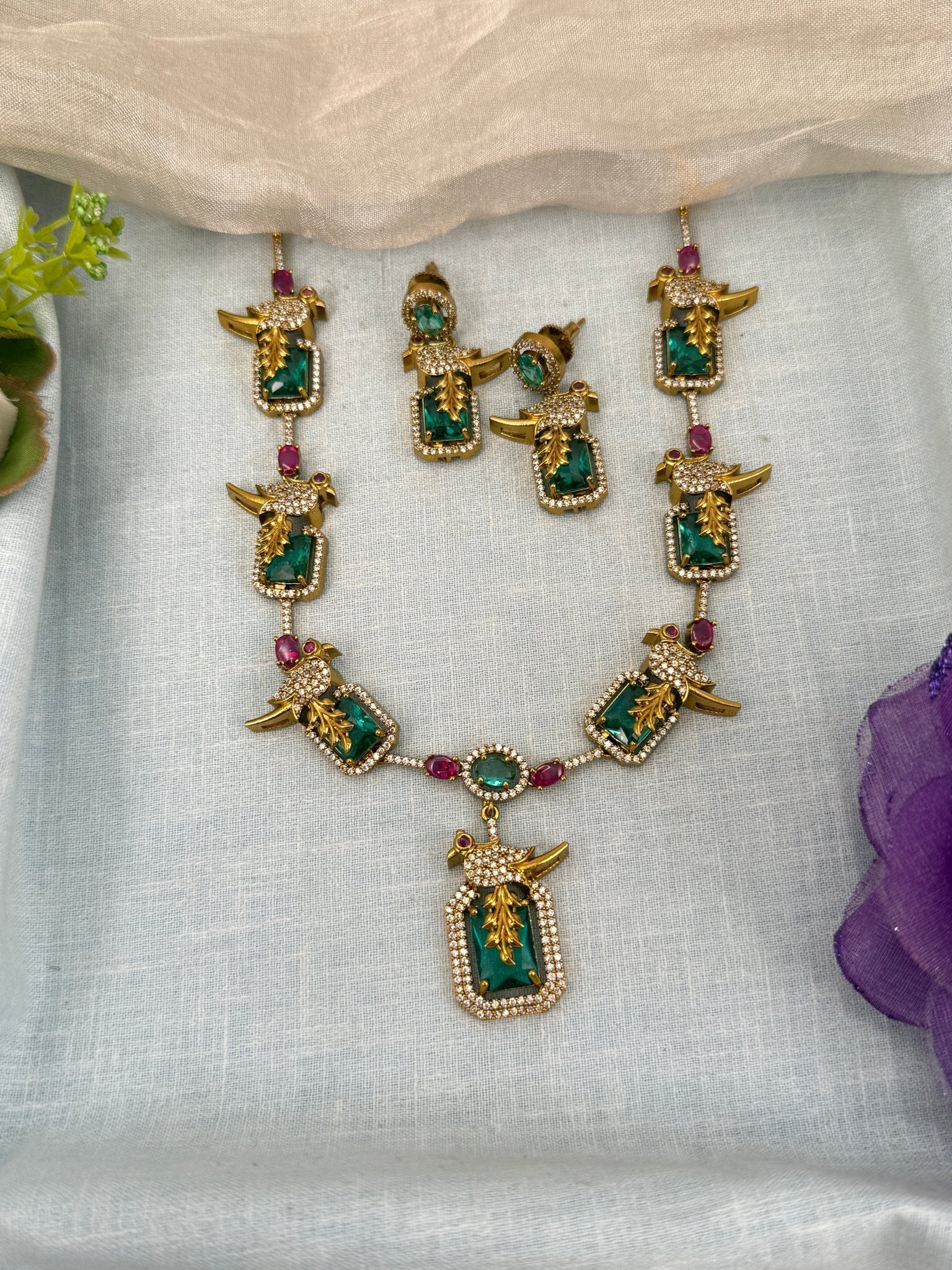 Luxurious Victorian Stone Short Necklace Set 636 - Mahilas