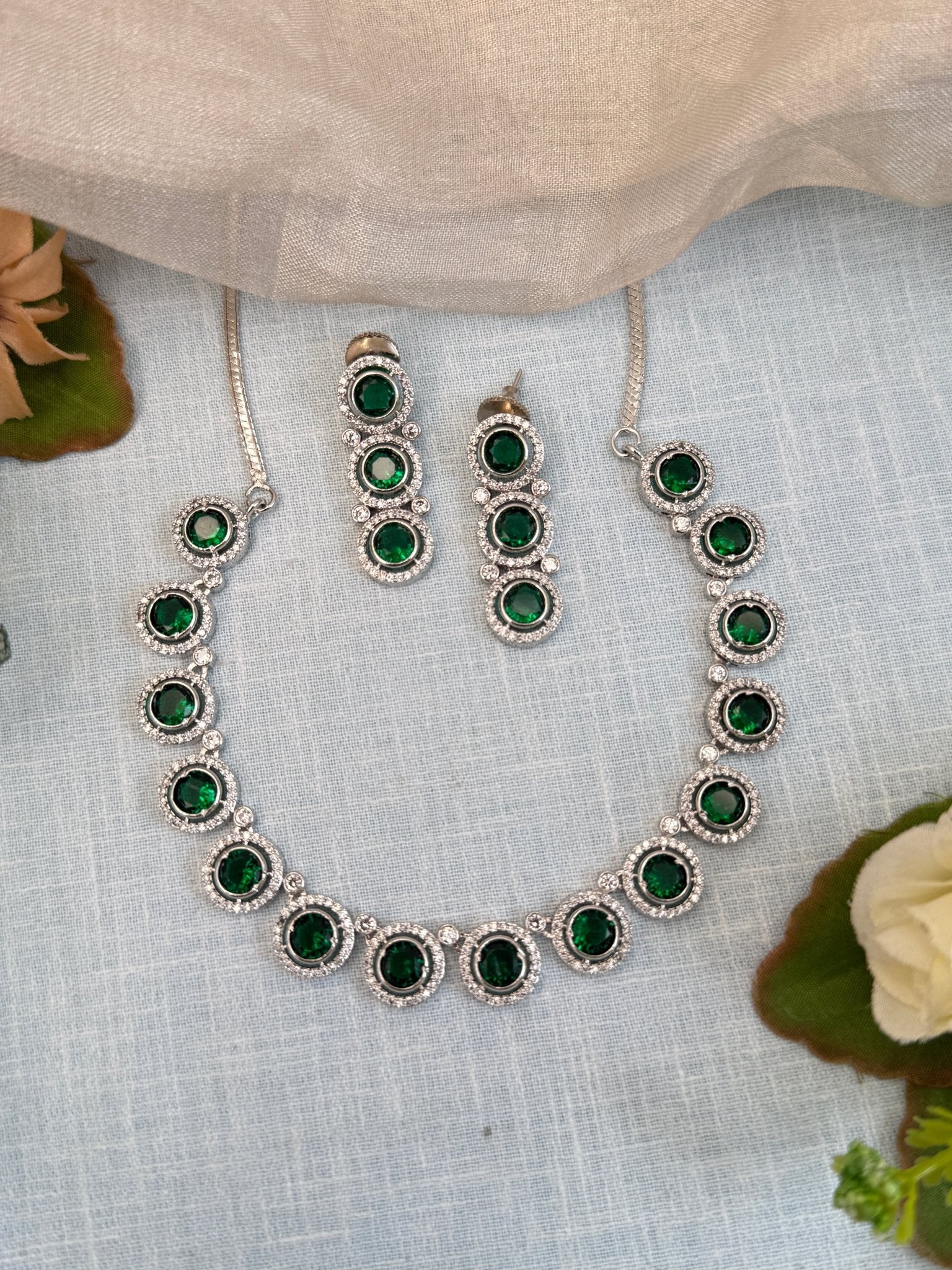 Luxurious White Stone Short Necklace Set 534 - Mahilas