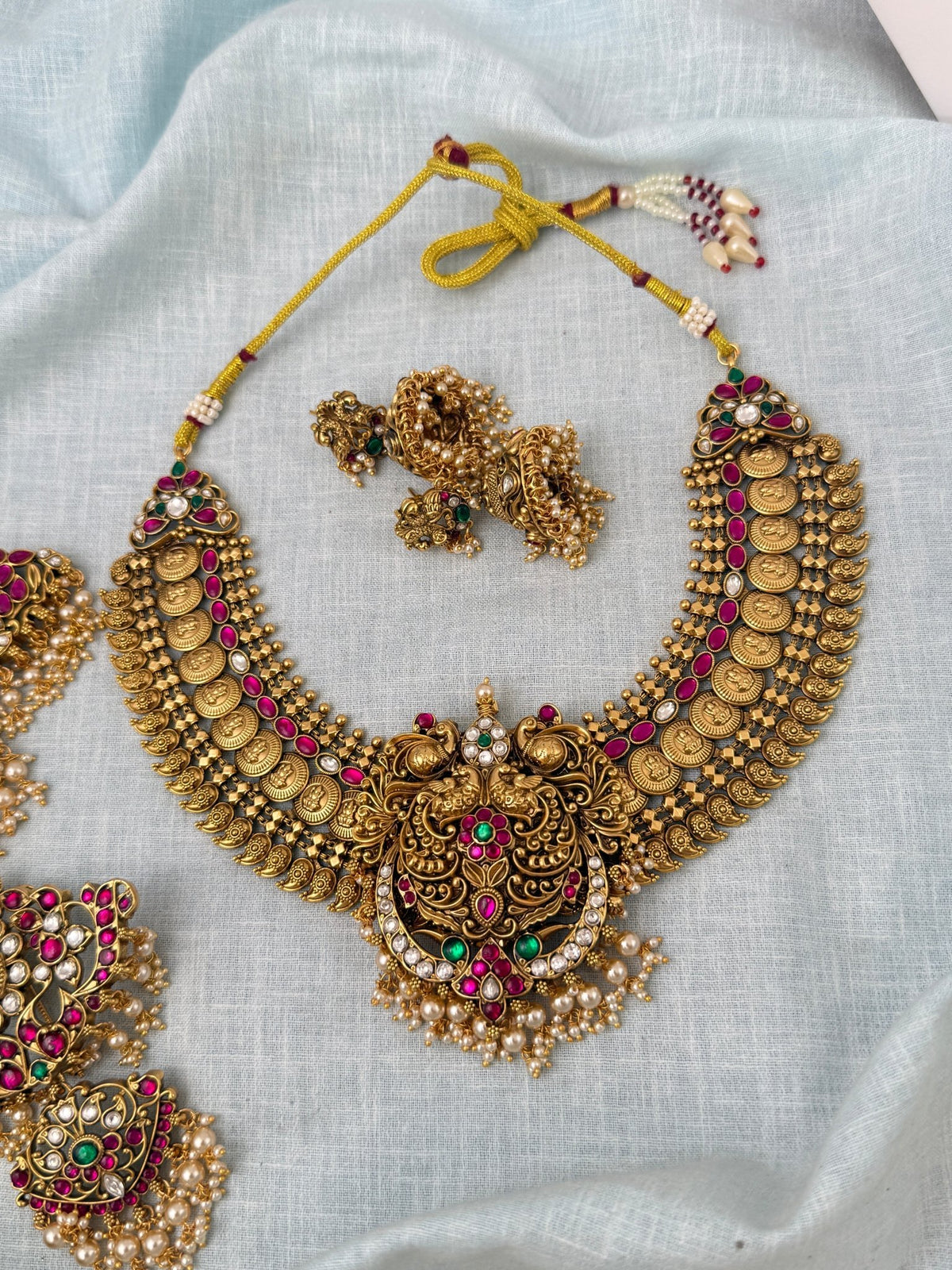 Maharani Grand Changable Pendant Antique Kaasu Necklace Short Set | N1021 - Mahilas