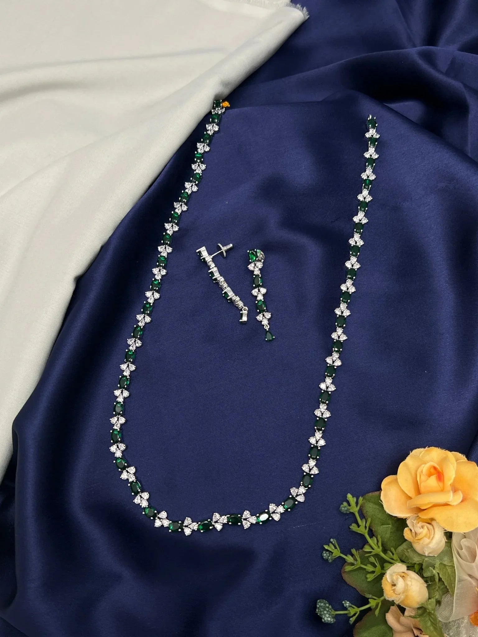 Medium Long Stone Necklace White - Green 0109 - Mahilas