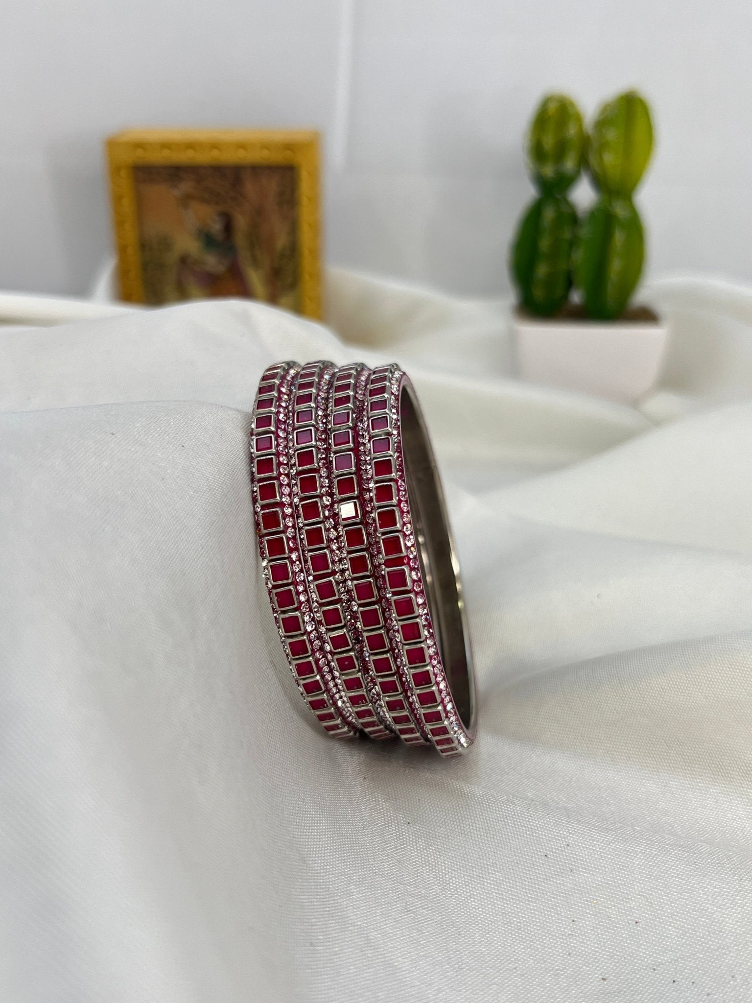 Metal Bangle Design 001 - Silver Base - Mahilas