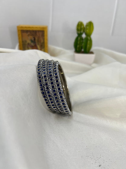 Metal Bangle Design 001 - Silver Base - Mahilas