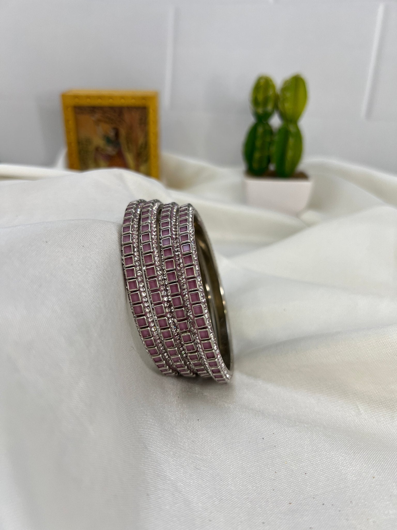 Metal Bangle Design 001 - Silver Base - Mahilas