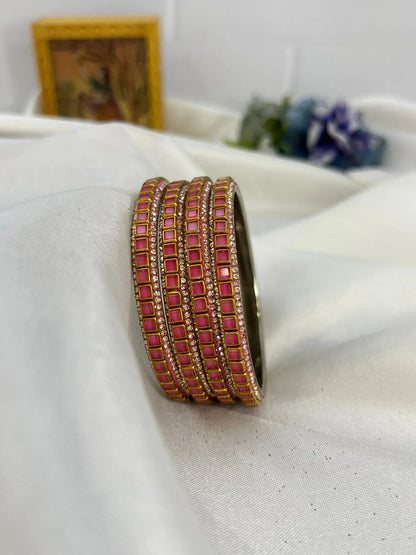 Metal Bangle Design 002 - Gold Base - Mahilas