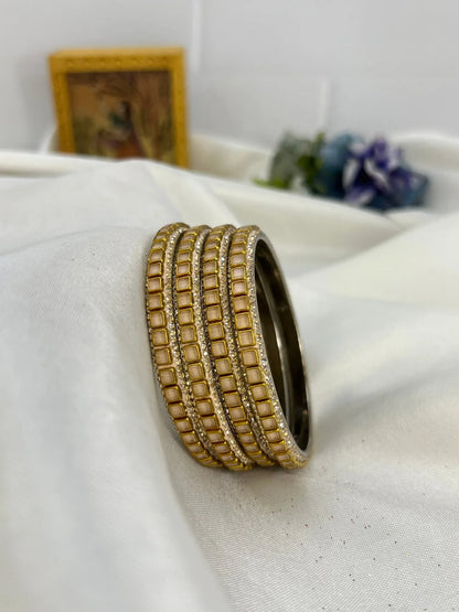 Metal Bangle Design 002 - Gold Base - Mahilas