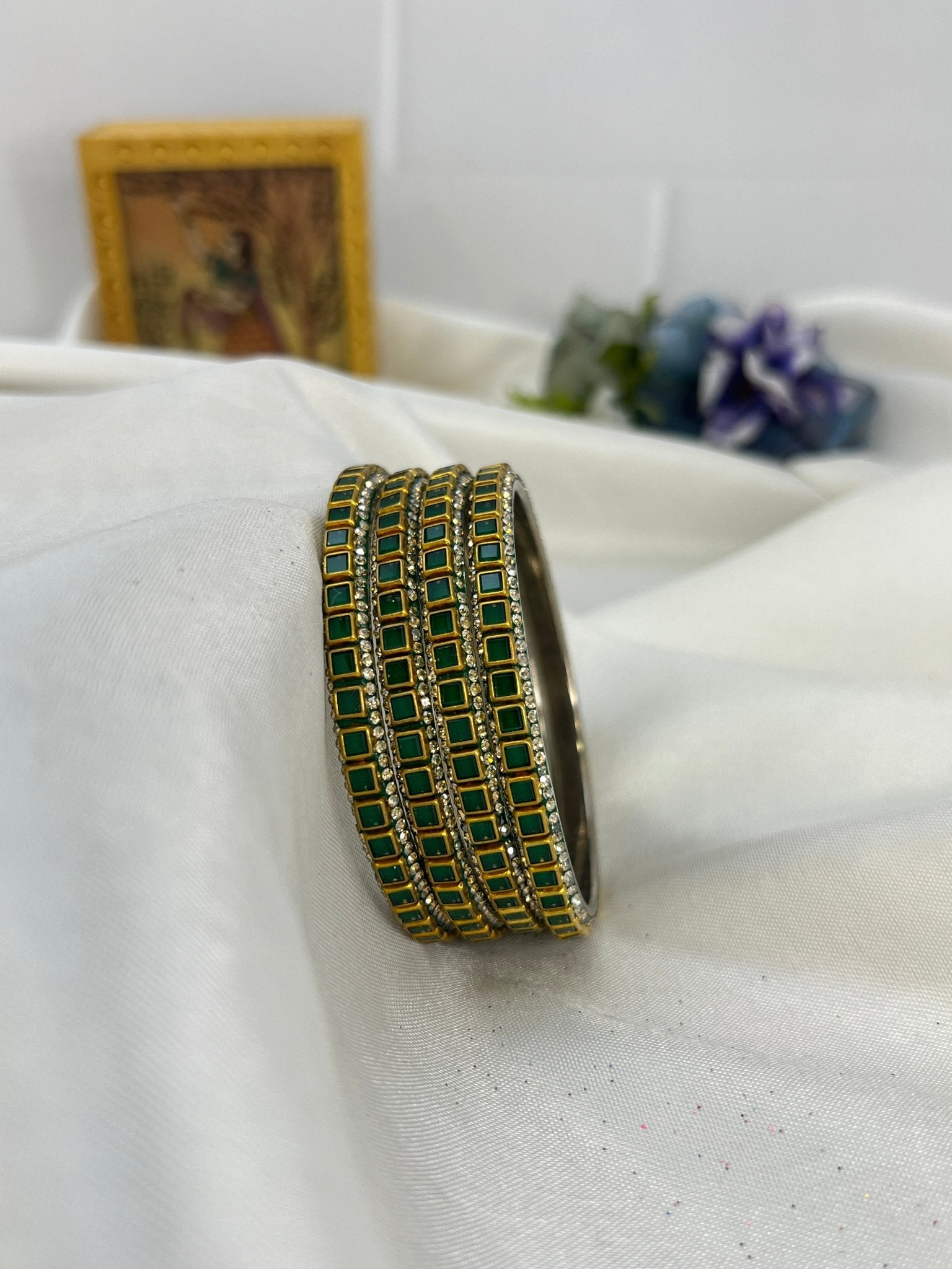 Metal Bangle Design 002 - Gold Base - Mahilas