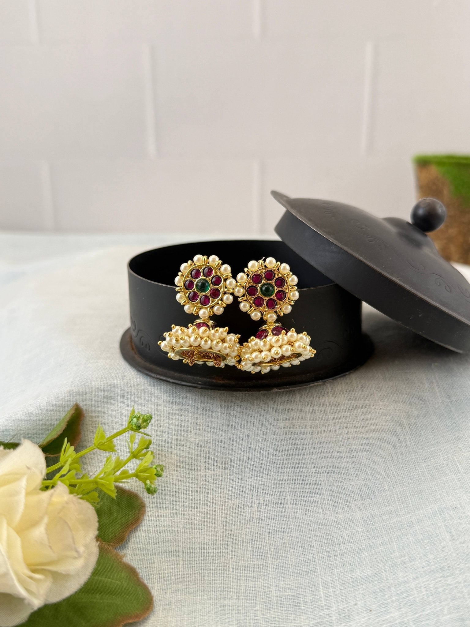 Pure Brass Kemp Bharatnatyam Jhumka 143 - Mahilas