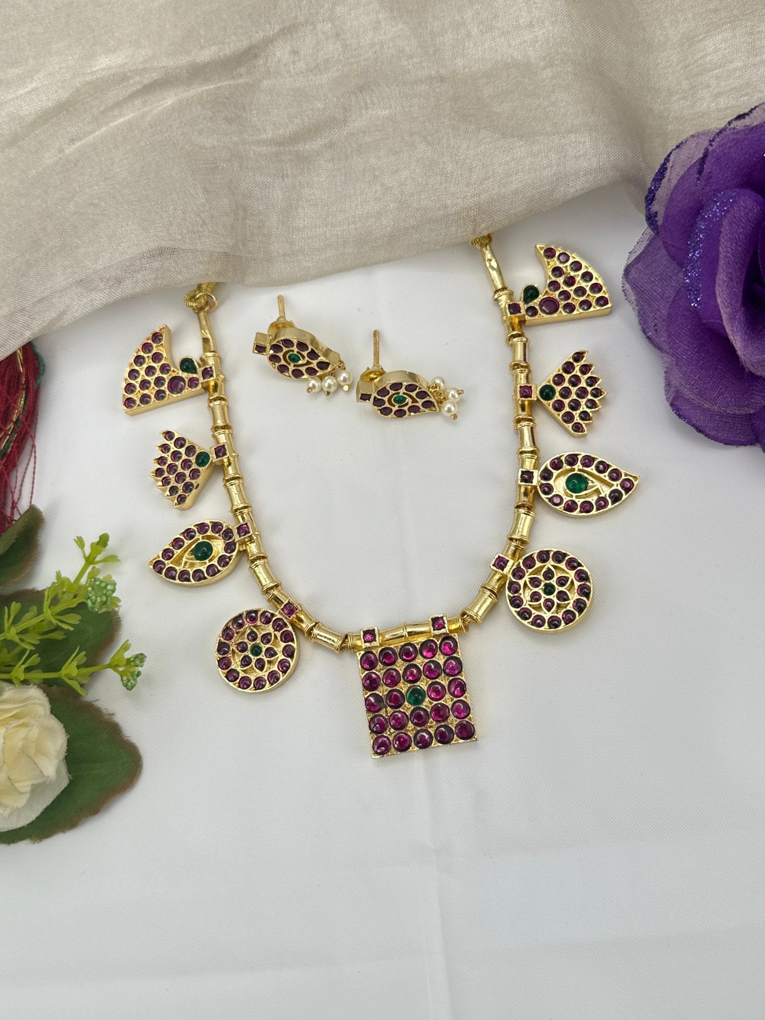 Pure Brass Kemp Temple Short Necklace 066 - Mahilas