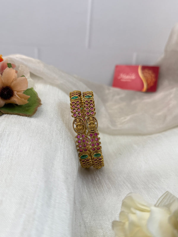 Royal Antique Bangles 7049