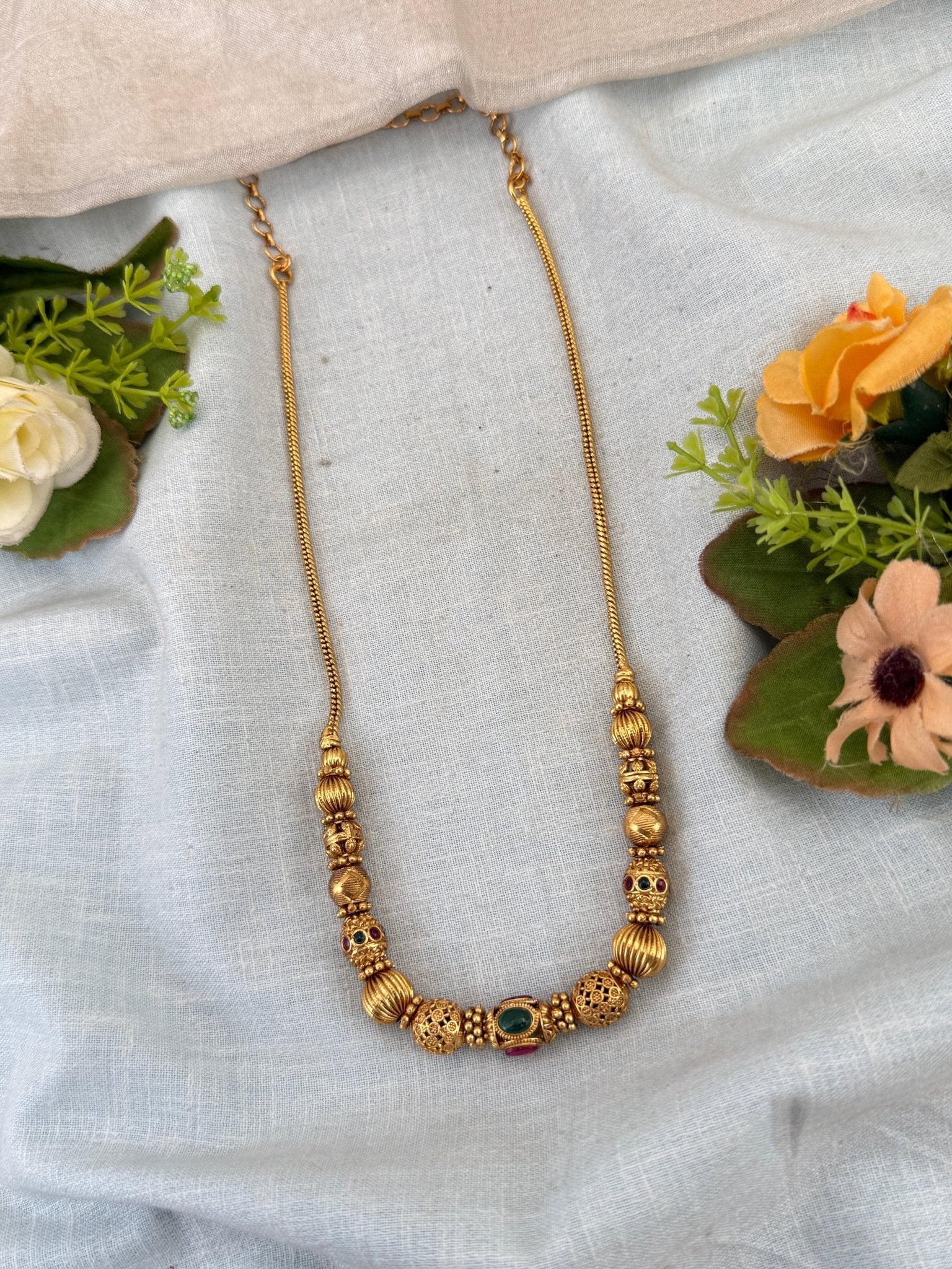 Royal Antique Beads Short Necklace Chain 016 - Mahilas