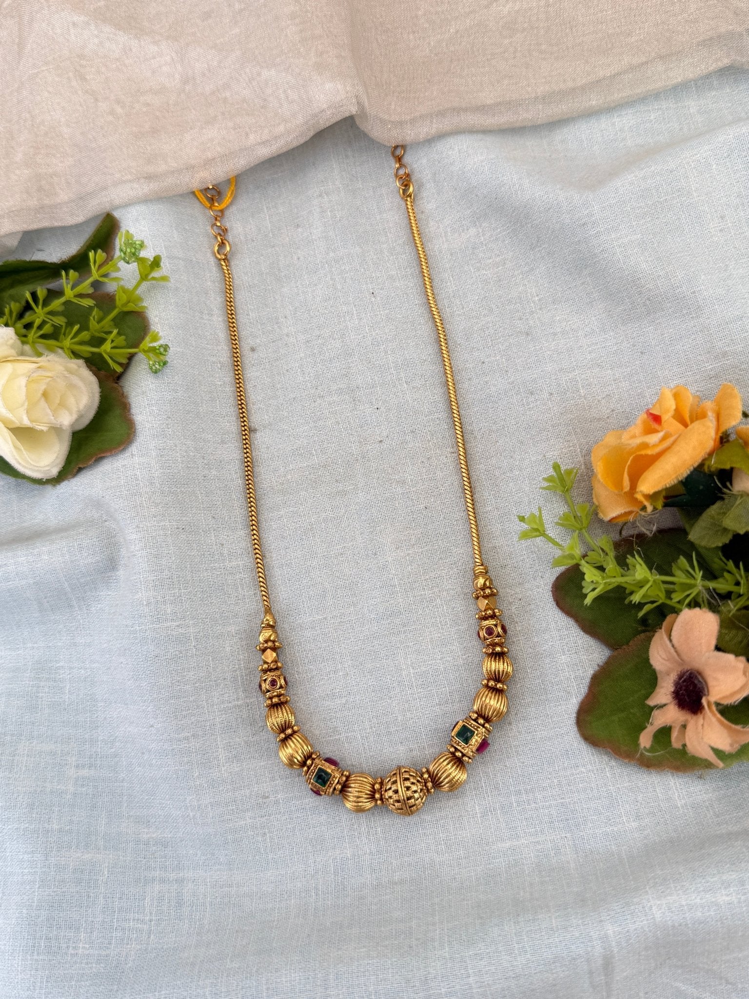 Royal Antique Beads Short Necklace Chain 022 - Mahilas