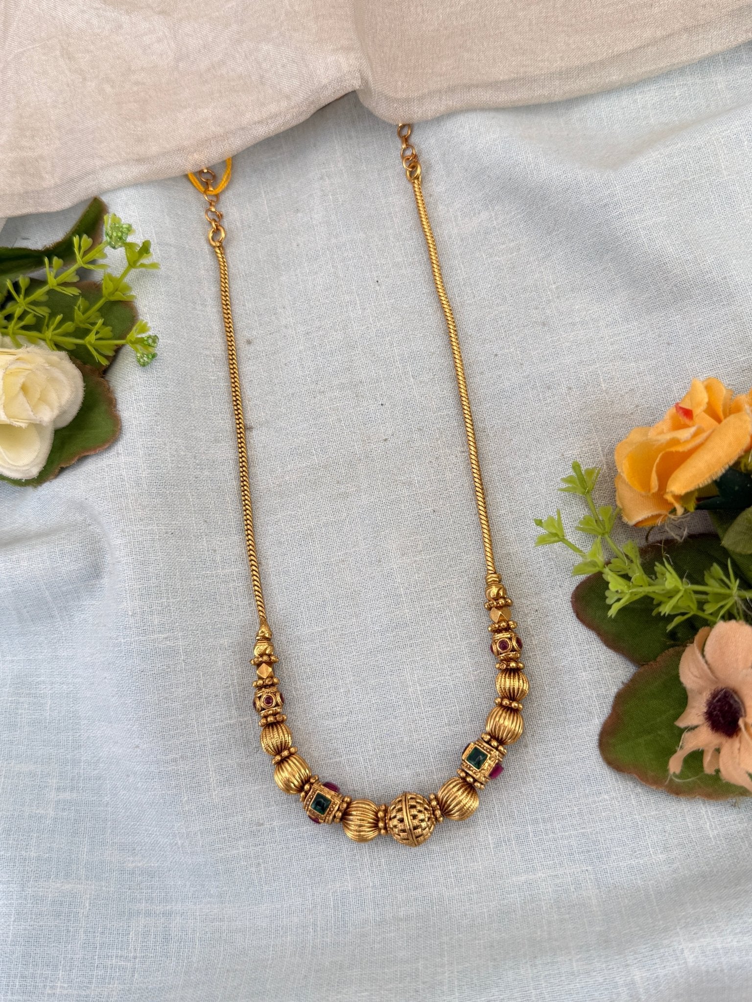 Royal Antique Beads Short Necklace Chain 022 - Mahilas
