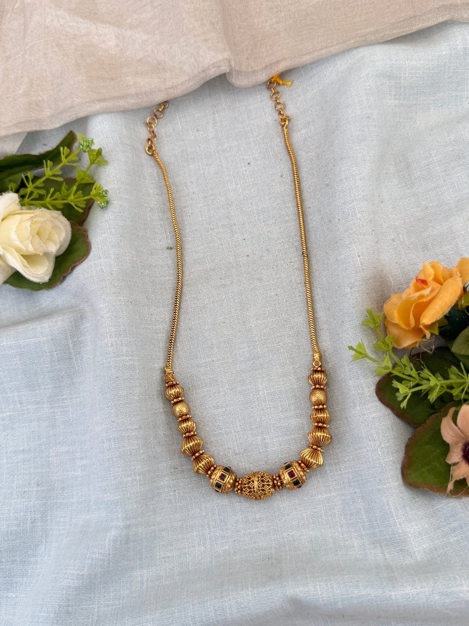 Royal Antique Beads Short Necklace Chain 035 - Mahilas