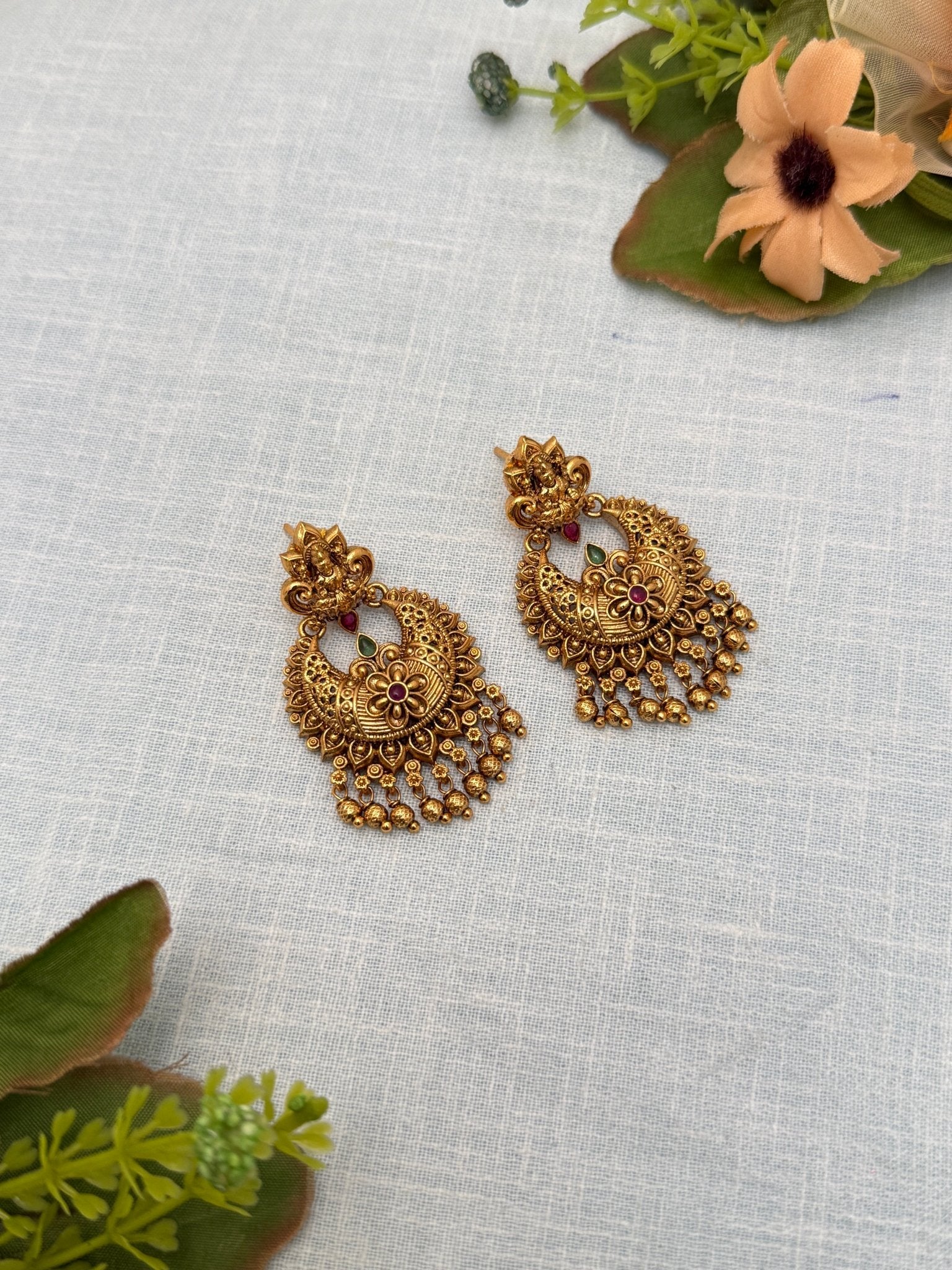 Royal Antique Chandbali Earrings 0347 - Mahilas