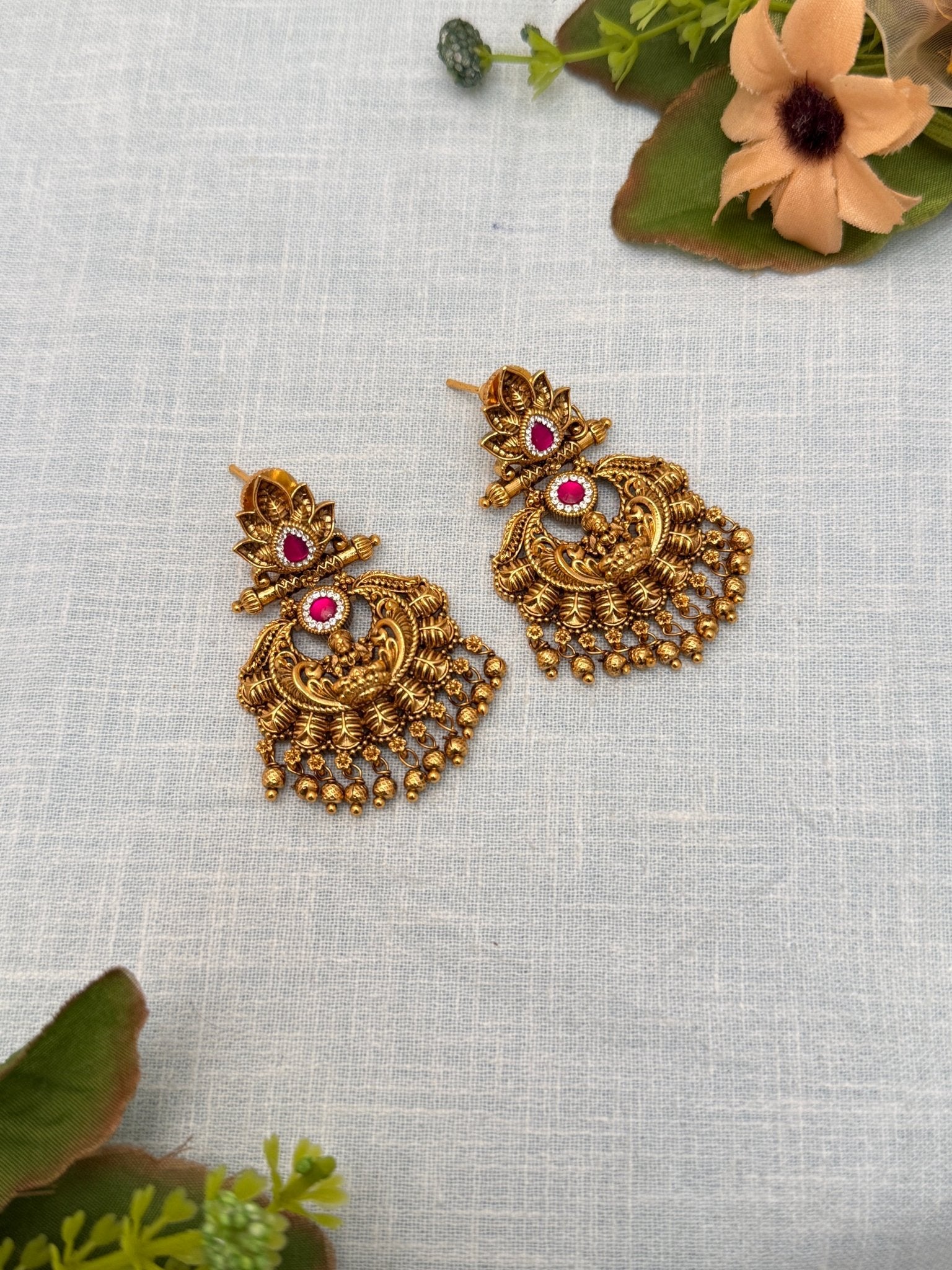 Royal Antique Chandbali Earrings 0359 - Mahilas