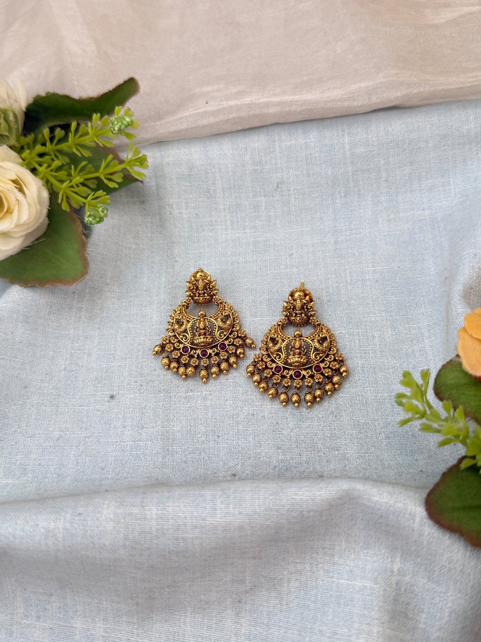 Royal Antique Earrings 0986 - Mahilas