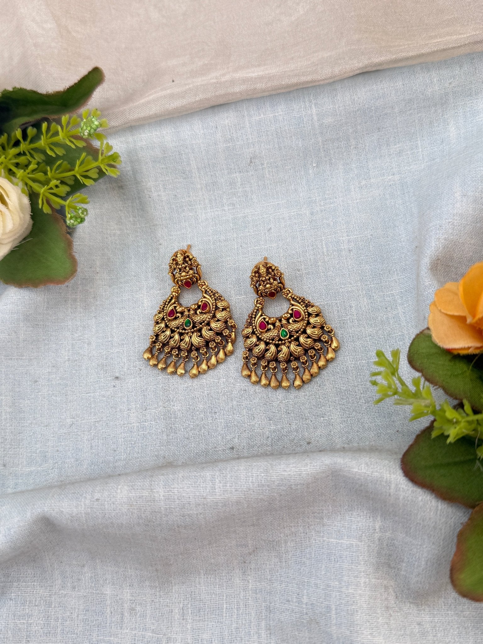Royal Antique Earrings 0990 - Mahilas