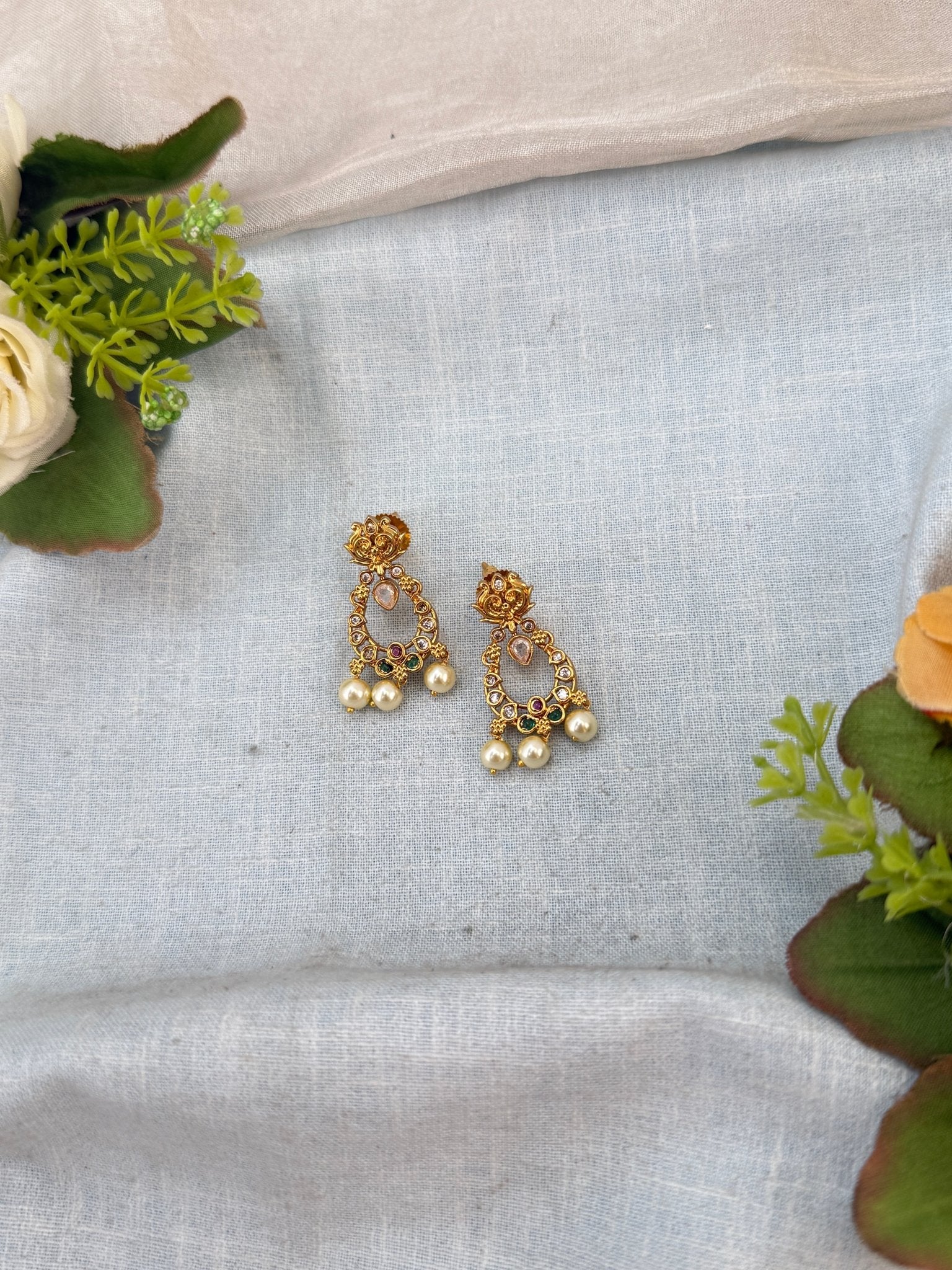 Royal Antique Earrings 0999 - Mahilas