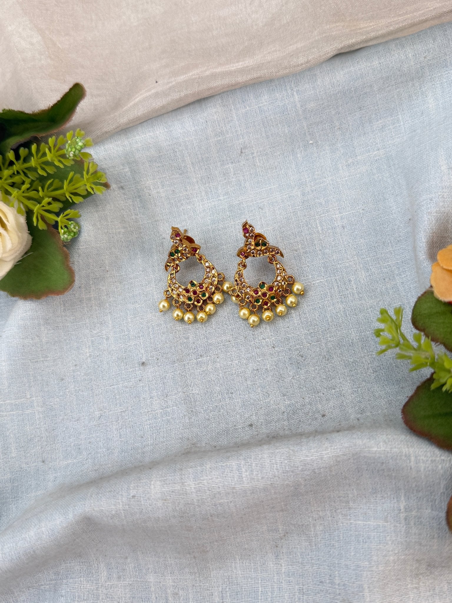 Royal Antique Earrings 1002 - Mahilas